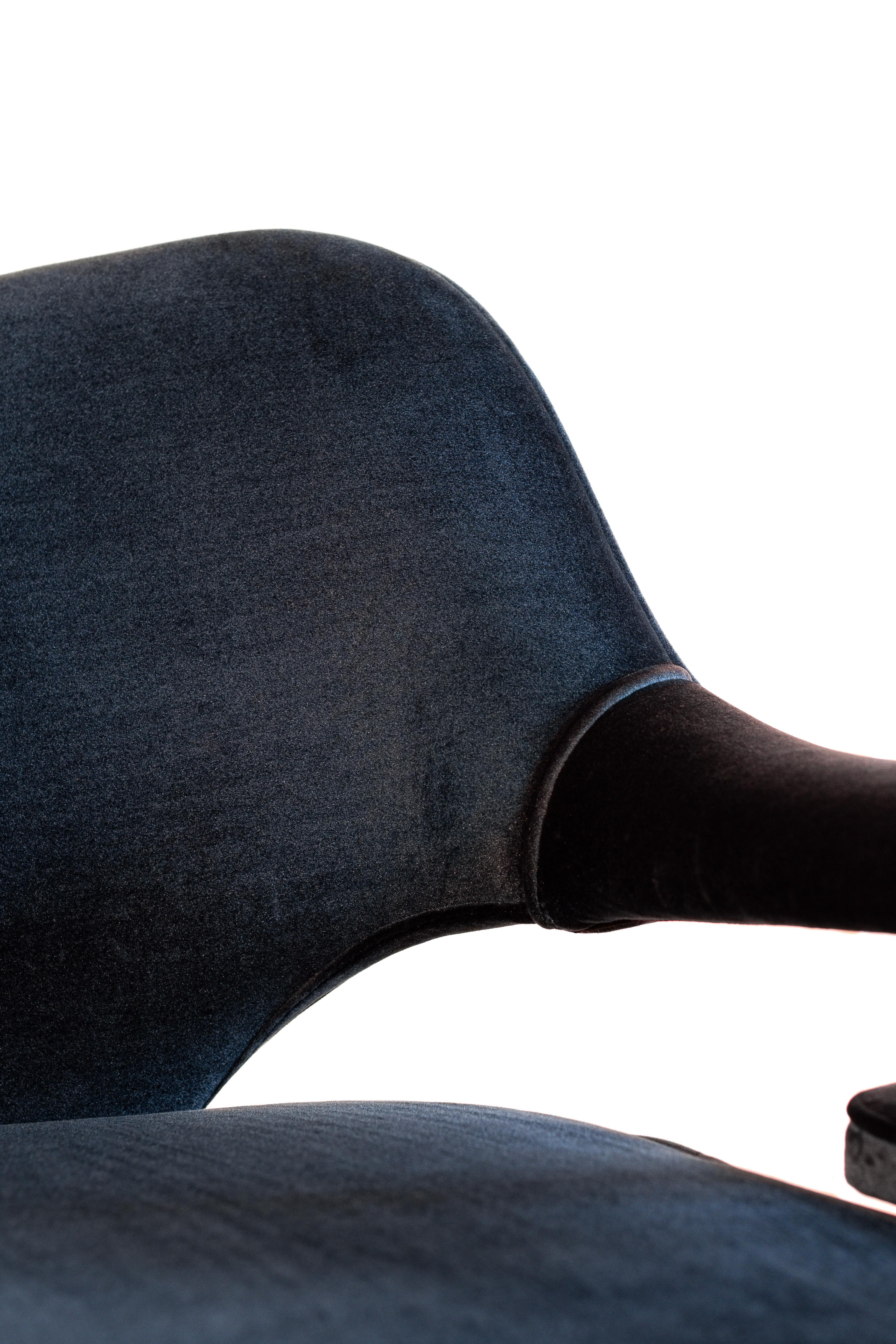 Mexican Stunning Pair of Midcentury Armchairs — Restored, Navy Blue Velveteen. For Sale