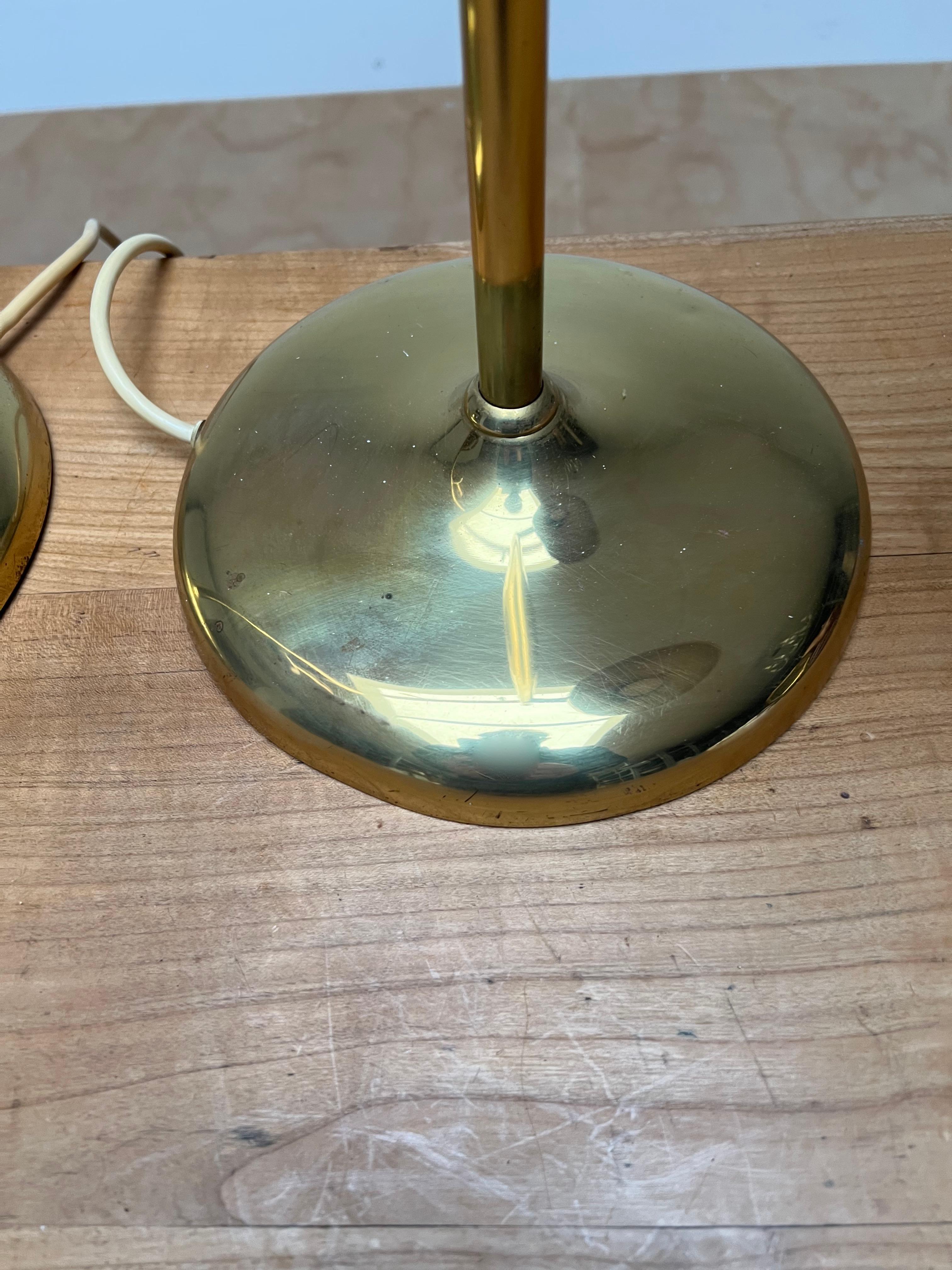 Rare Pair of Midcentury Modern Koch and Lowy for OMI Rotatable Brass Table Lamps For Sale 2