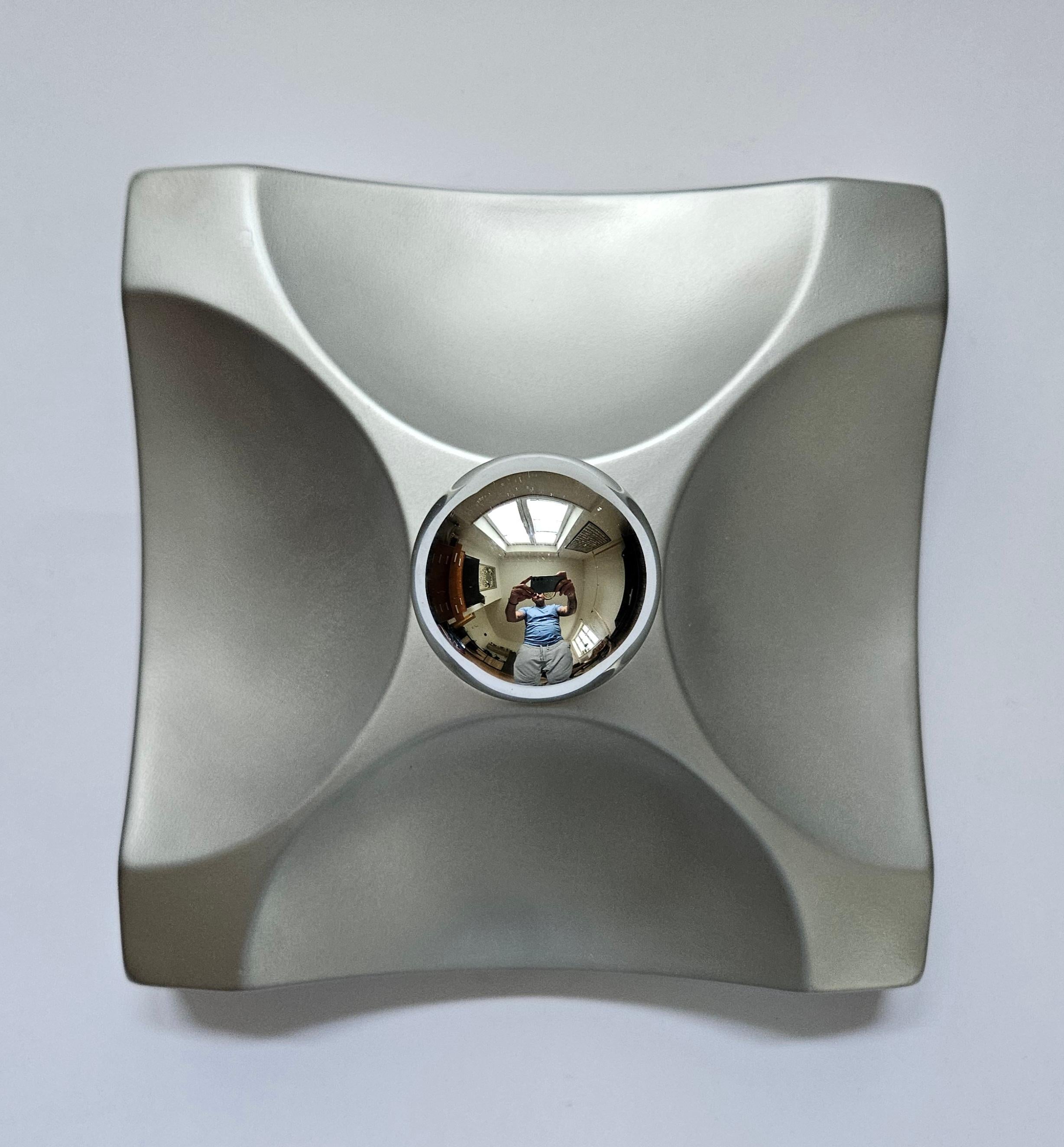 Raro par de empotrables de pared o techo de mediados de siglo, Italia, años 70 en venta 3