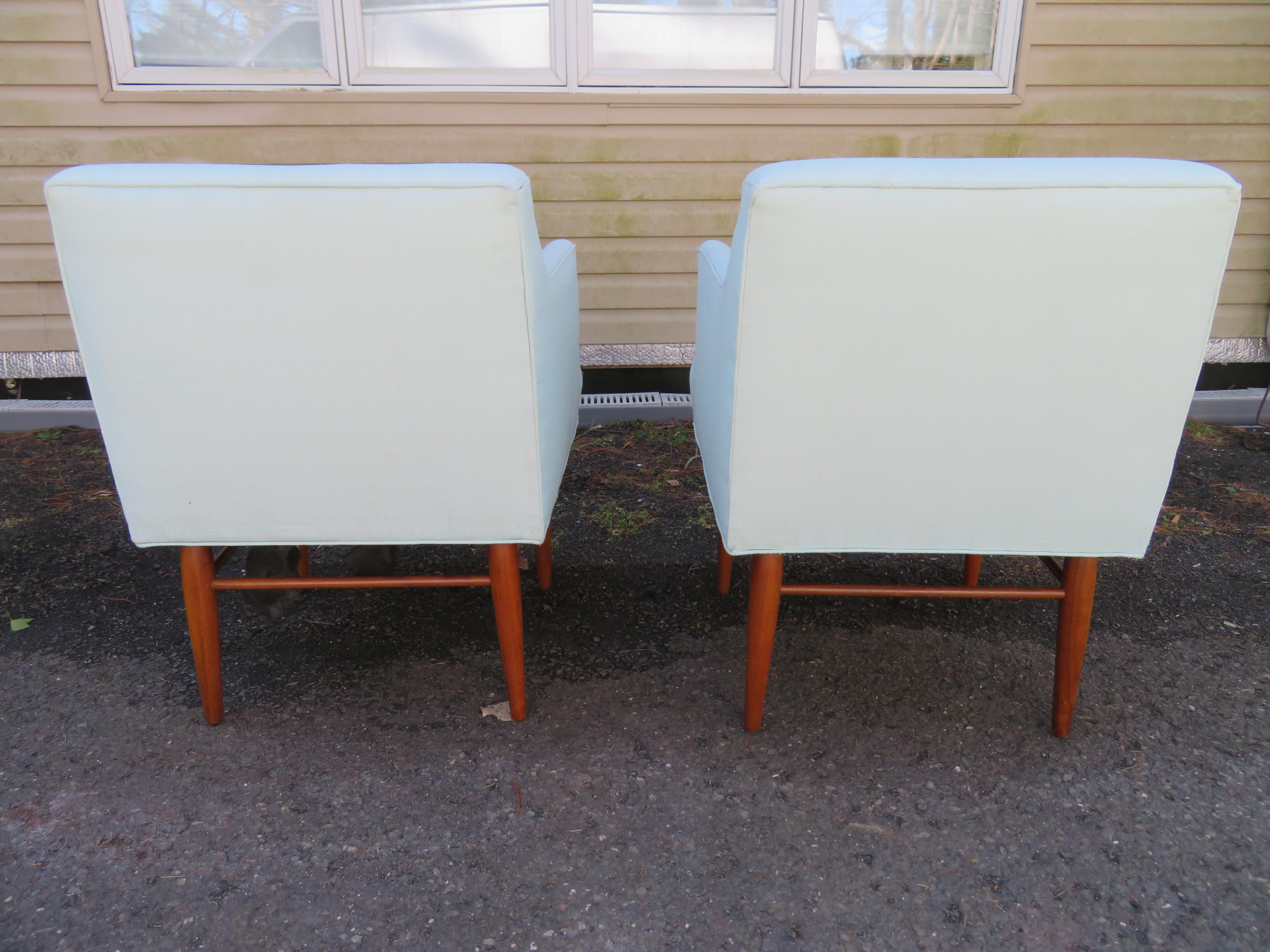 Rare Pair of Milo Baughman for Arch Gordon Walnut Armchairs Mid-Century Modern In Good Condition For Sale In Pemberton, NJ