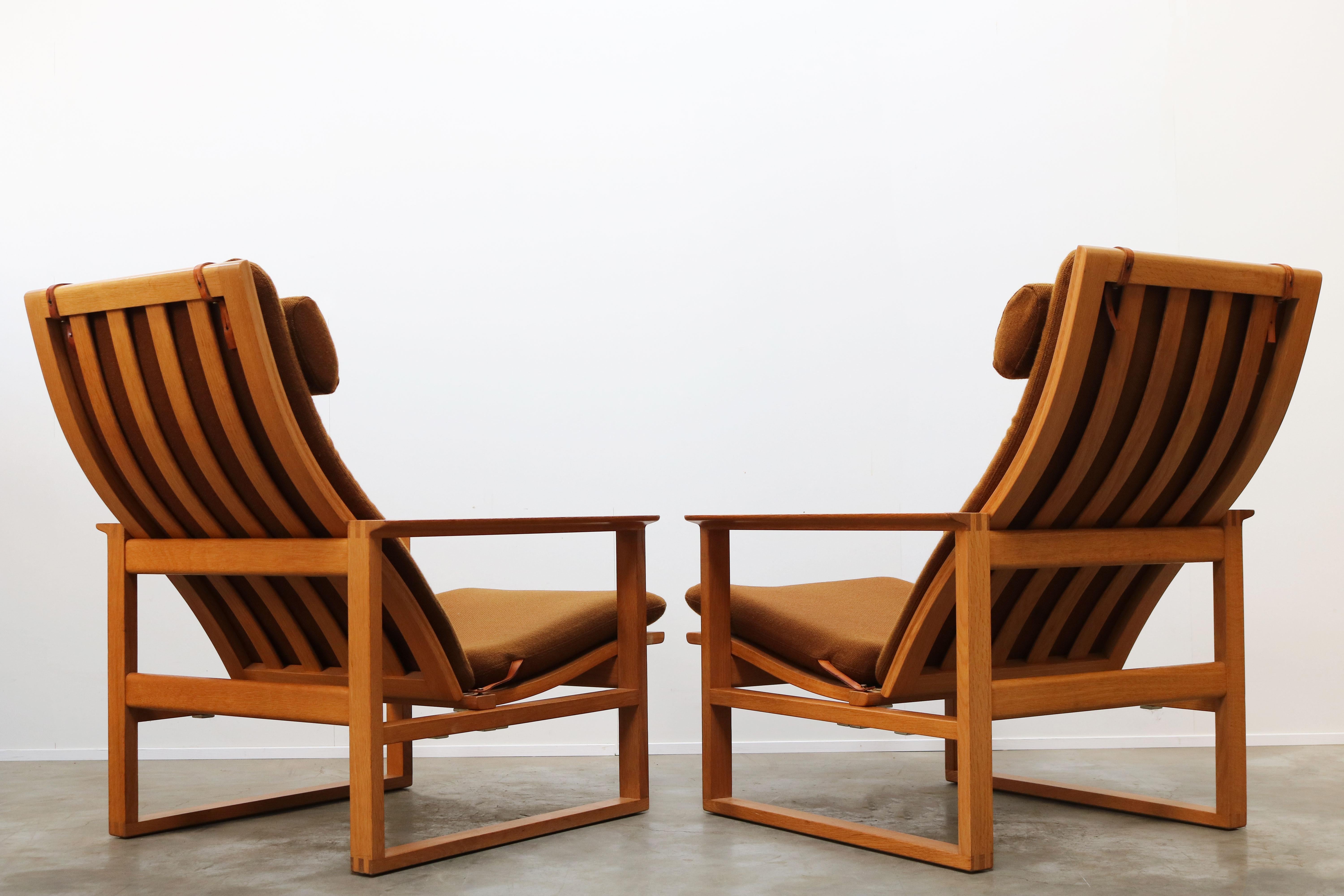 Rare Pair of Model 2254 Lounge Chairs by Børge Mogensen with Ottomans 1950s Wool For Sale 4