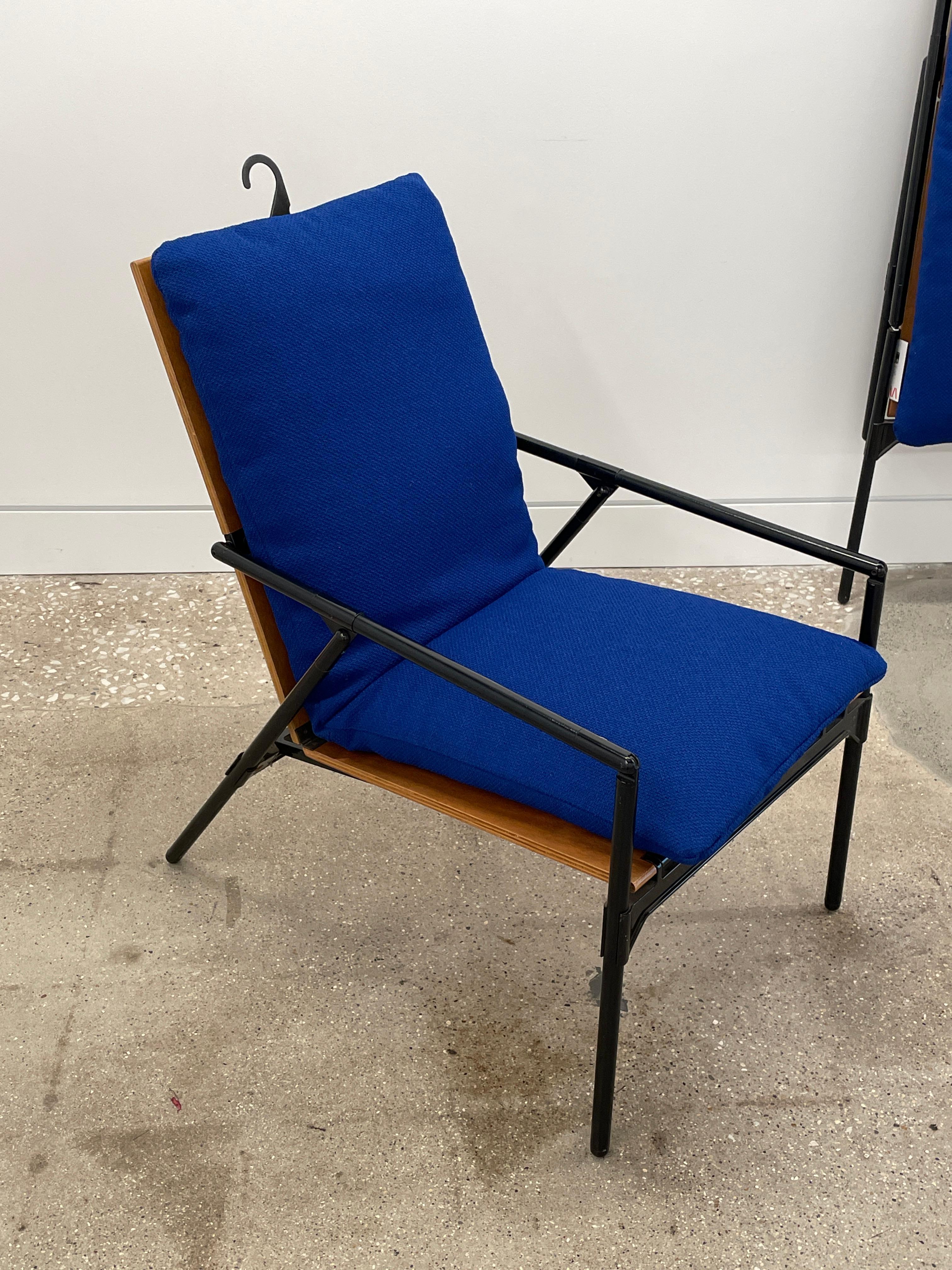 Richard Foldes, rare paire de chaises longues pliantes modèle 