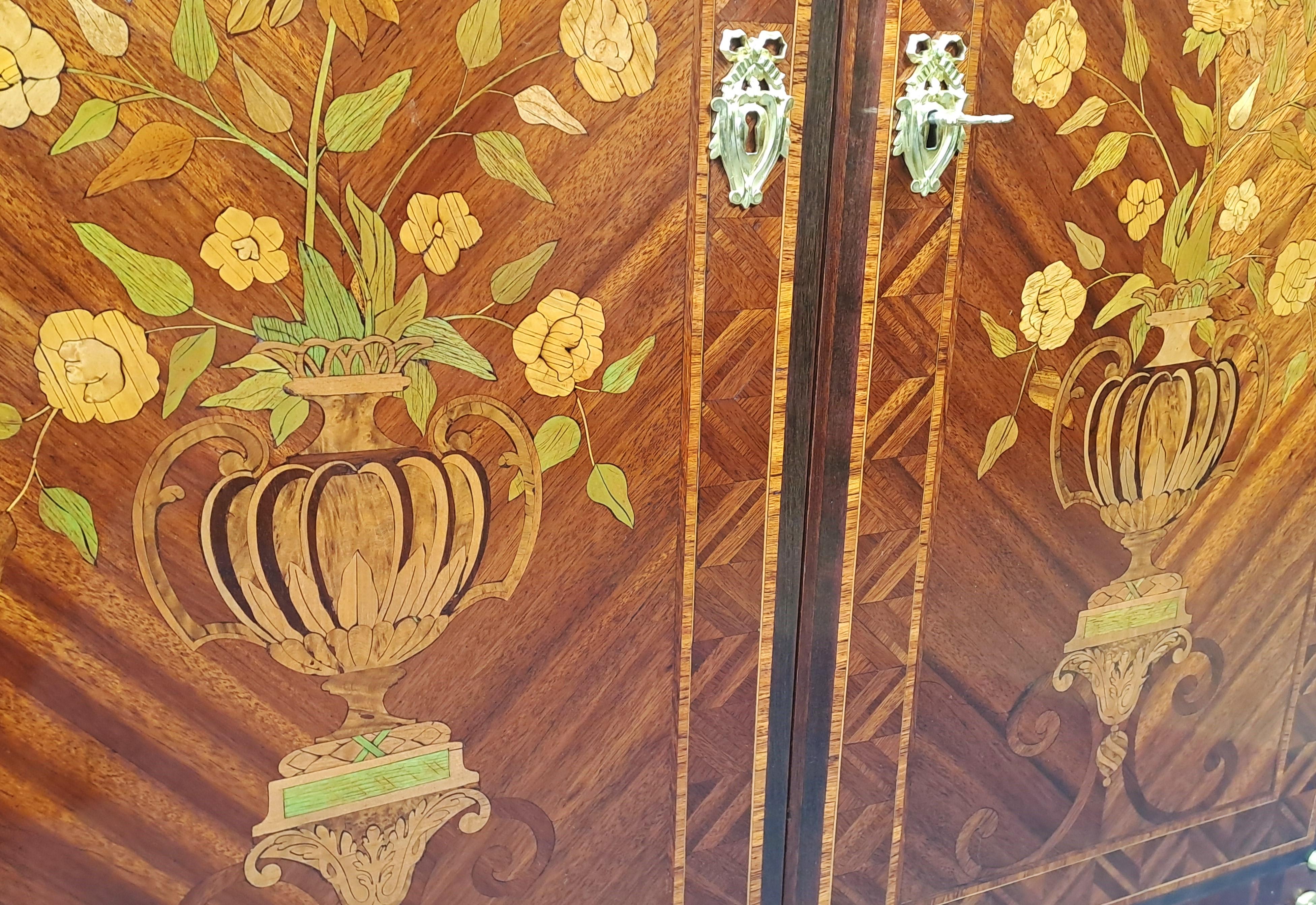 Rare Pair Of Napoleon III Cabinets In Floral Marquetry And Gilt Bronze For Sale 1