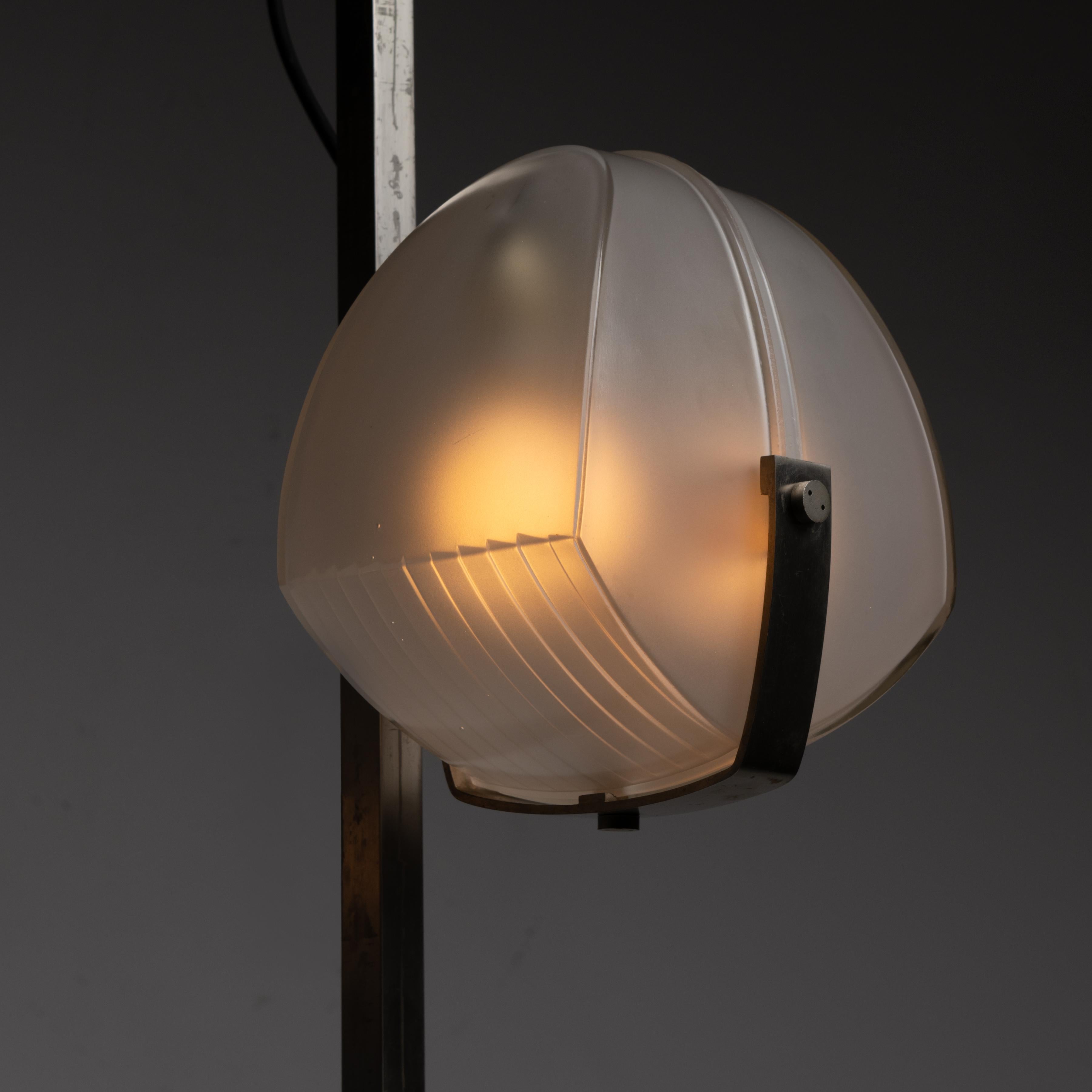 Single 'Omicron' Floor Lamp by Vico Magistretti for Artemide In Good Condition In Los Angeles, CA