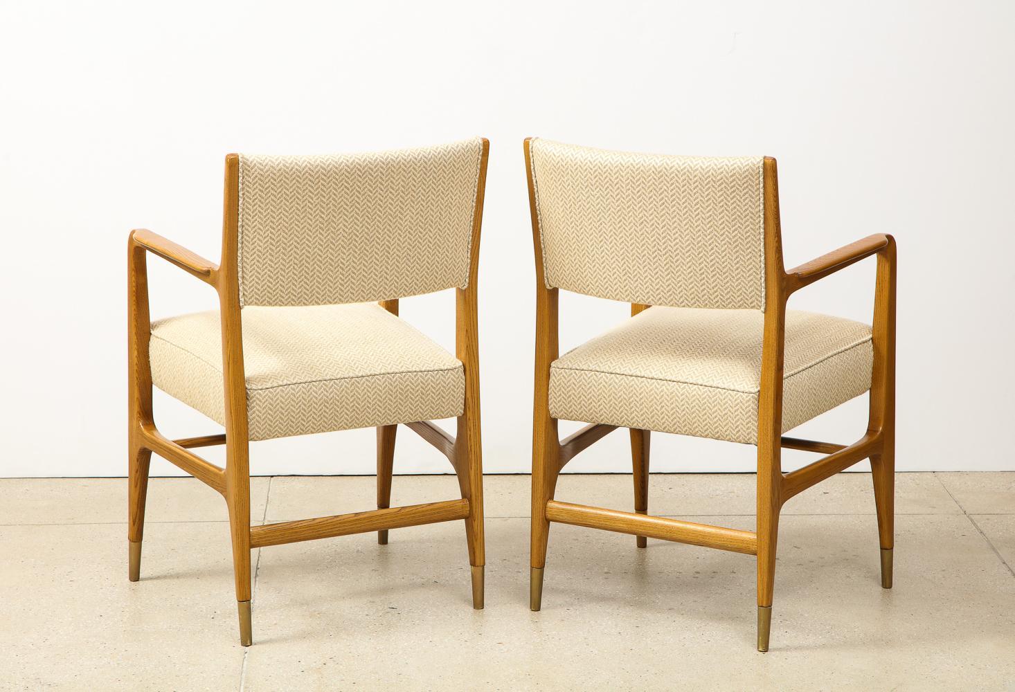 Hand-Crafted Rare Pair of Open Armchairs by Gio Ponti