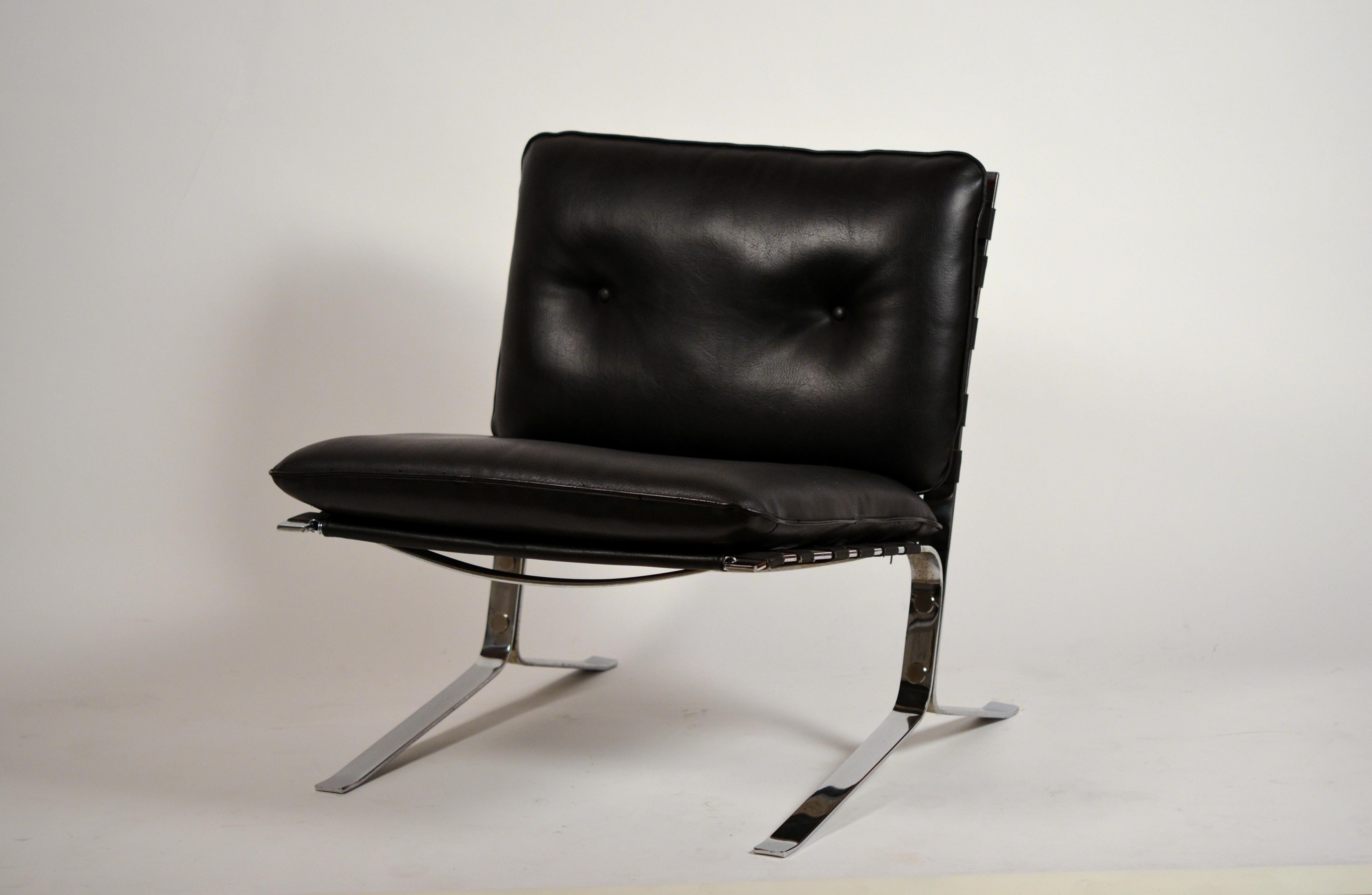 Modern Rare Pair of Original 'Joker' Lounge Chairs by Olivier Mourgue for Airborne For Sale