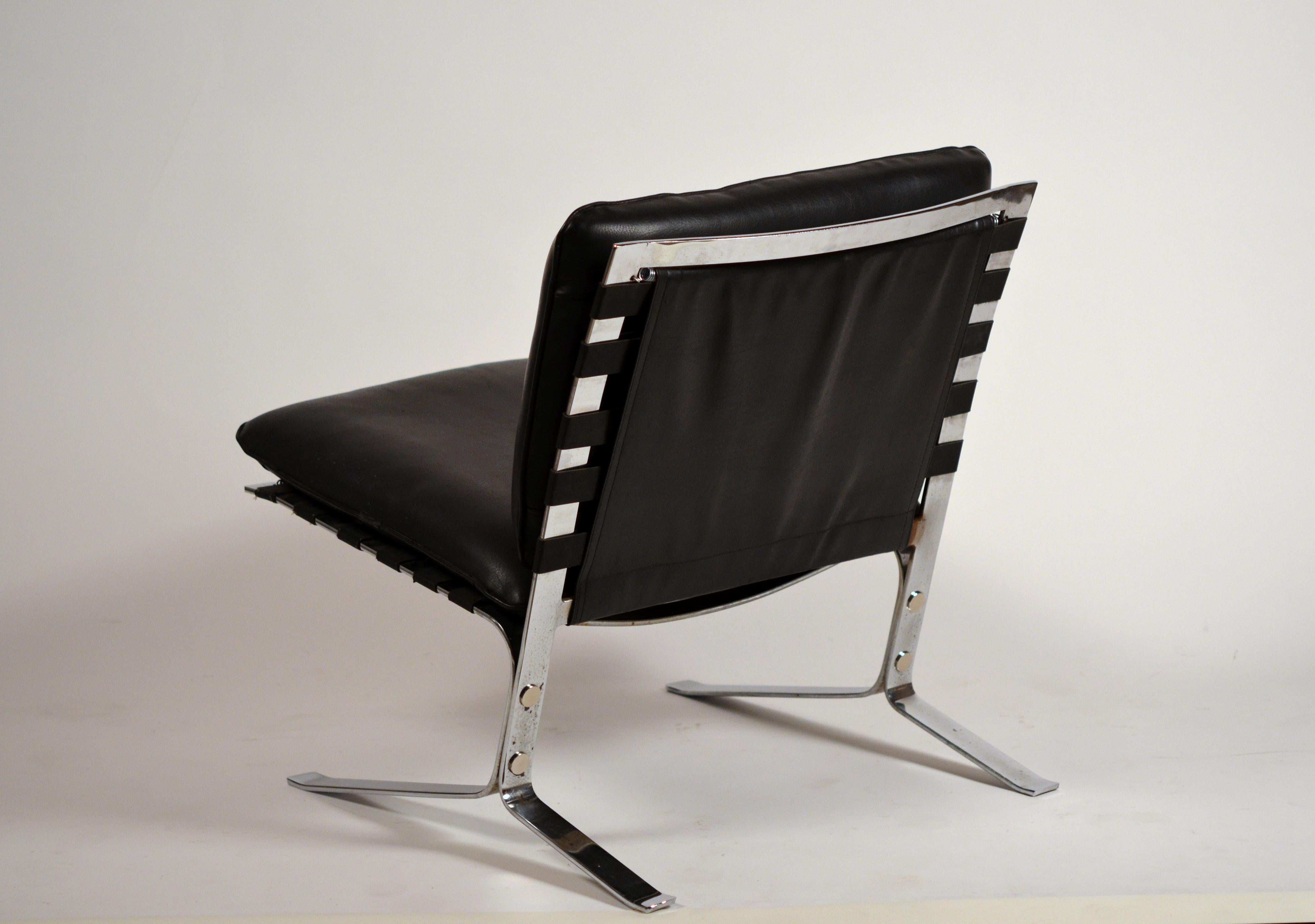 Late 20th Century Rare Pair of Original 'Joker' Lounge Chairs by Olivier Mourgue for Airborne For Sale