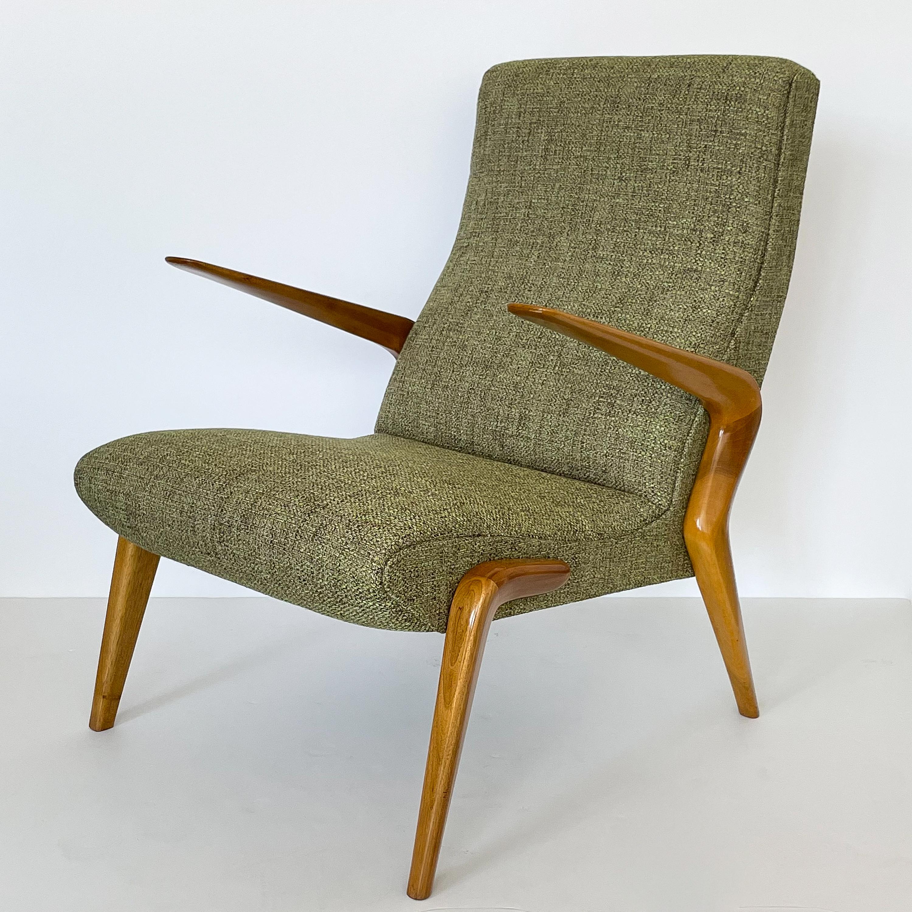 Rare Pair of Osvaldo Borsani P71 Lounge Chairs 3