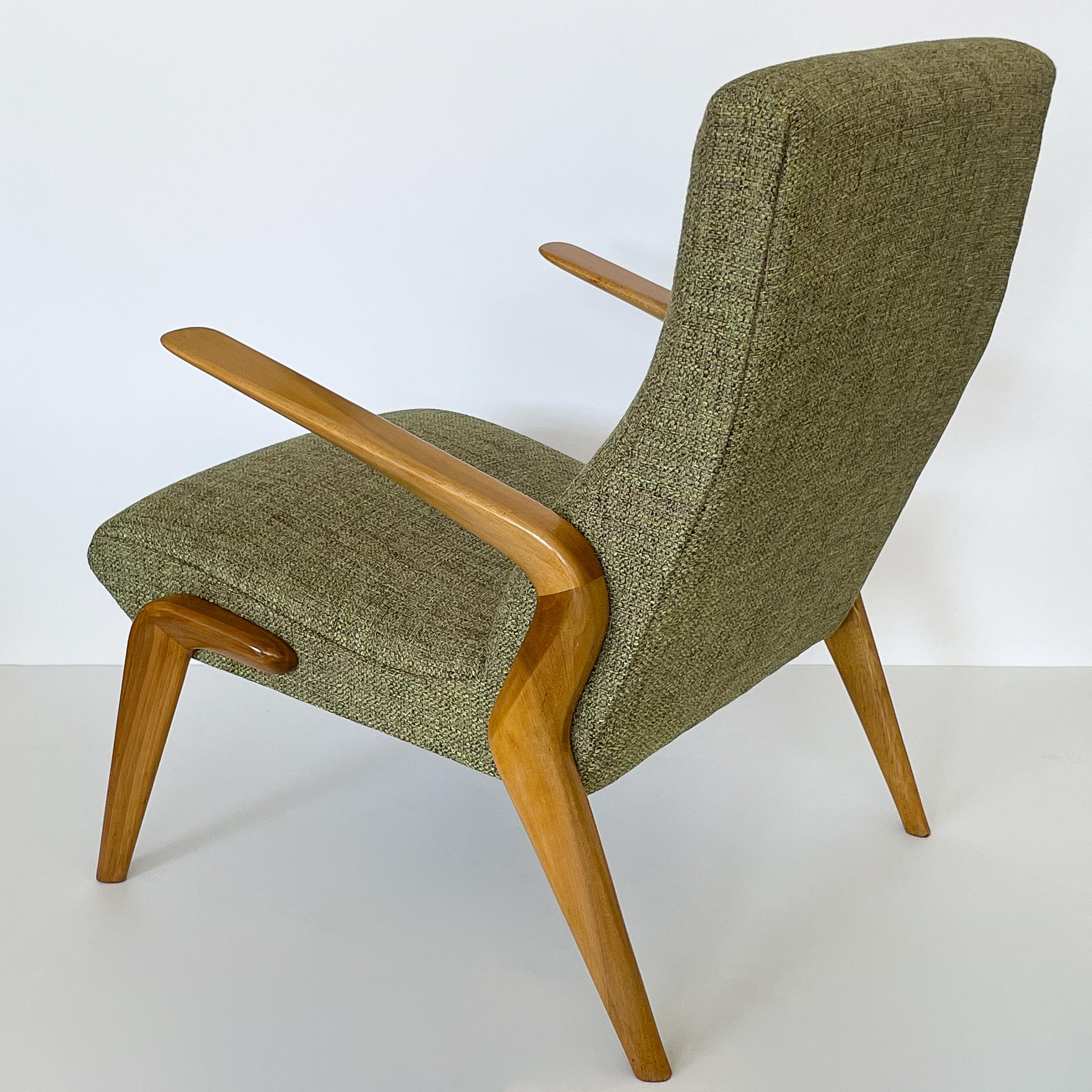 Rare Pair of Osvaldo Borsani P71 Lounge Chairs 6