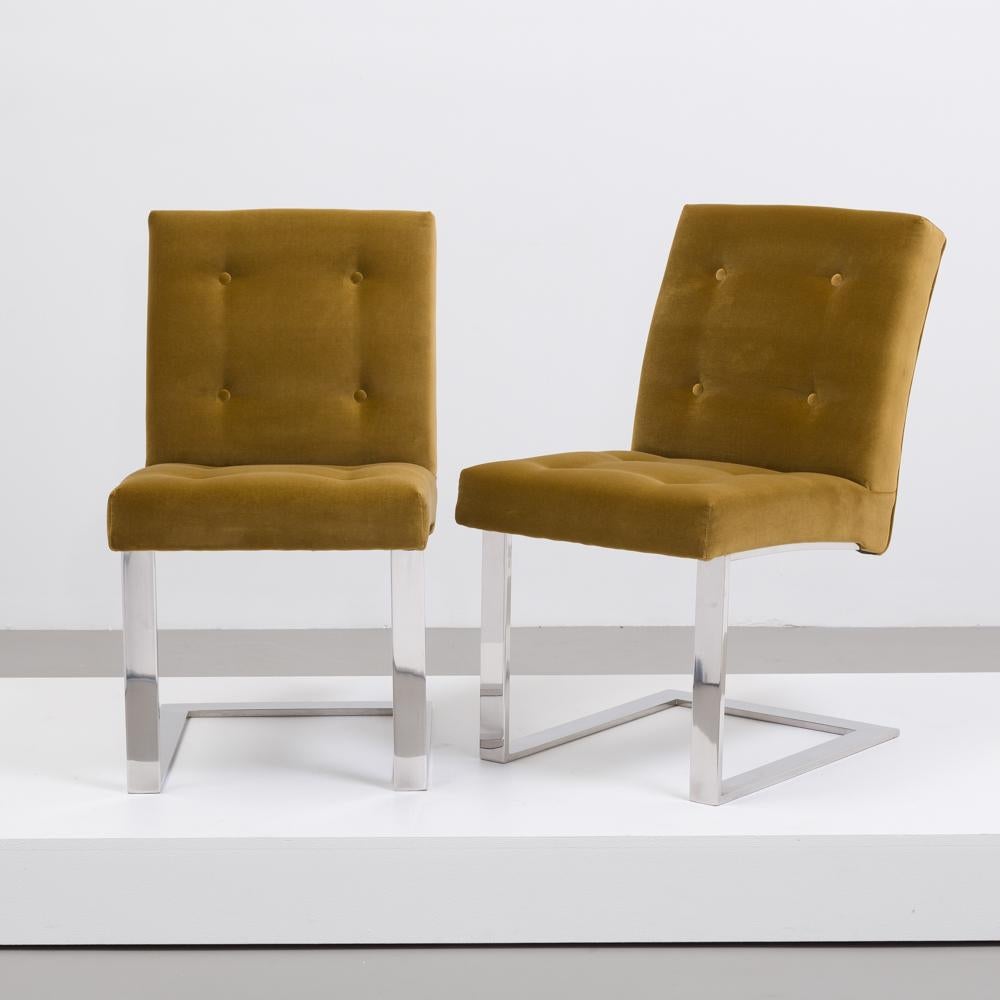 A rare pair of chrome cantilevered chairs, designed by Paul Evans for Directional Furniture, Collection 77, USA, 1977. 

Paul Evans was born in Pennsylvania in 1931. He studied sculpture, metal work and silver and gold smithing. In the 1950s Evans