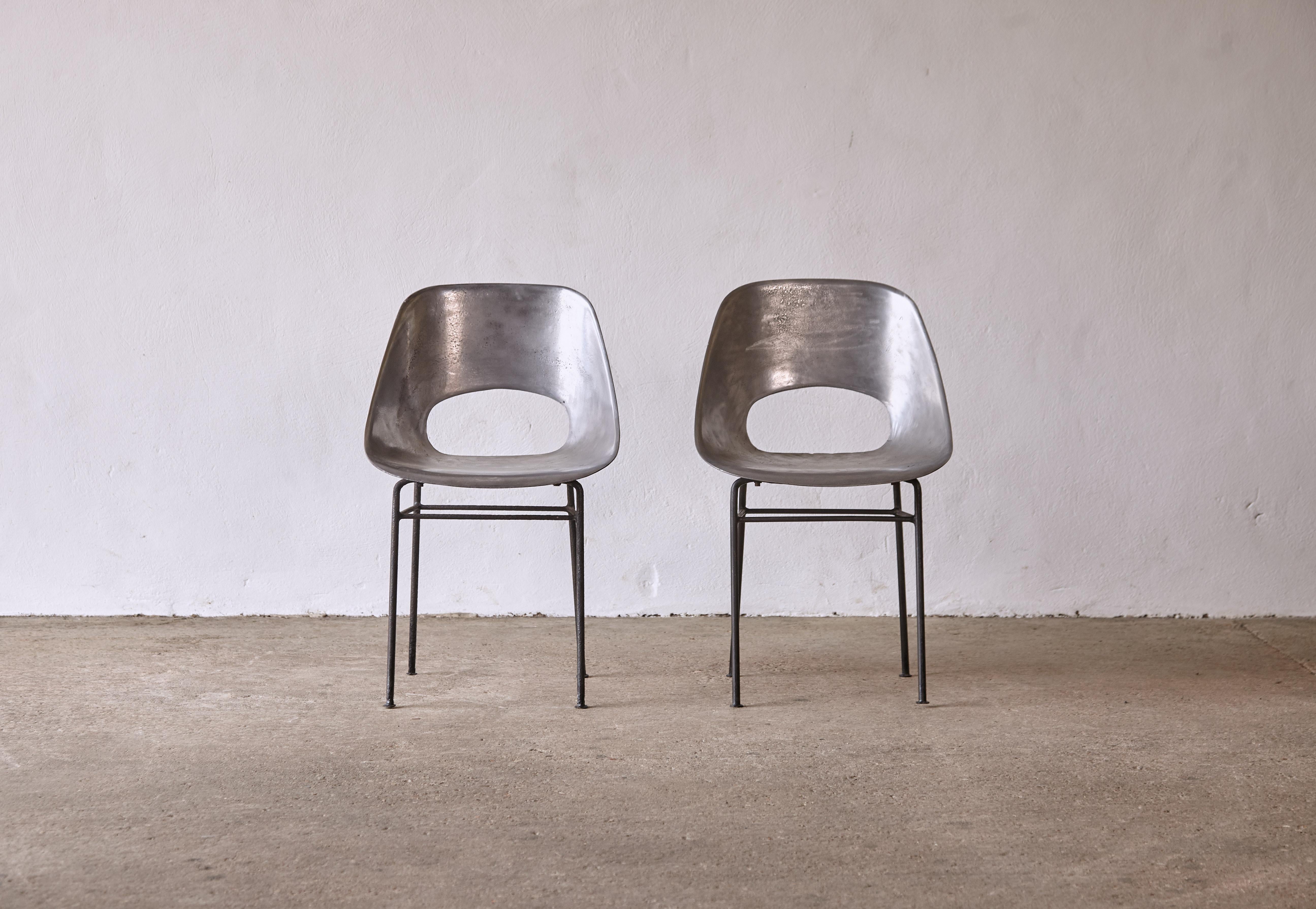 Mid-Century Modern Rare Pair of Pierre Guariche Variant Tulip Cast Aluminium Chairs, 1950s, France