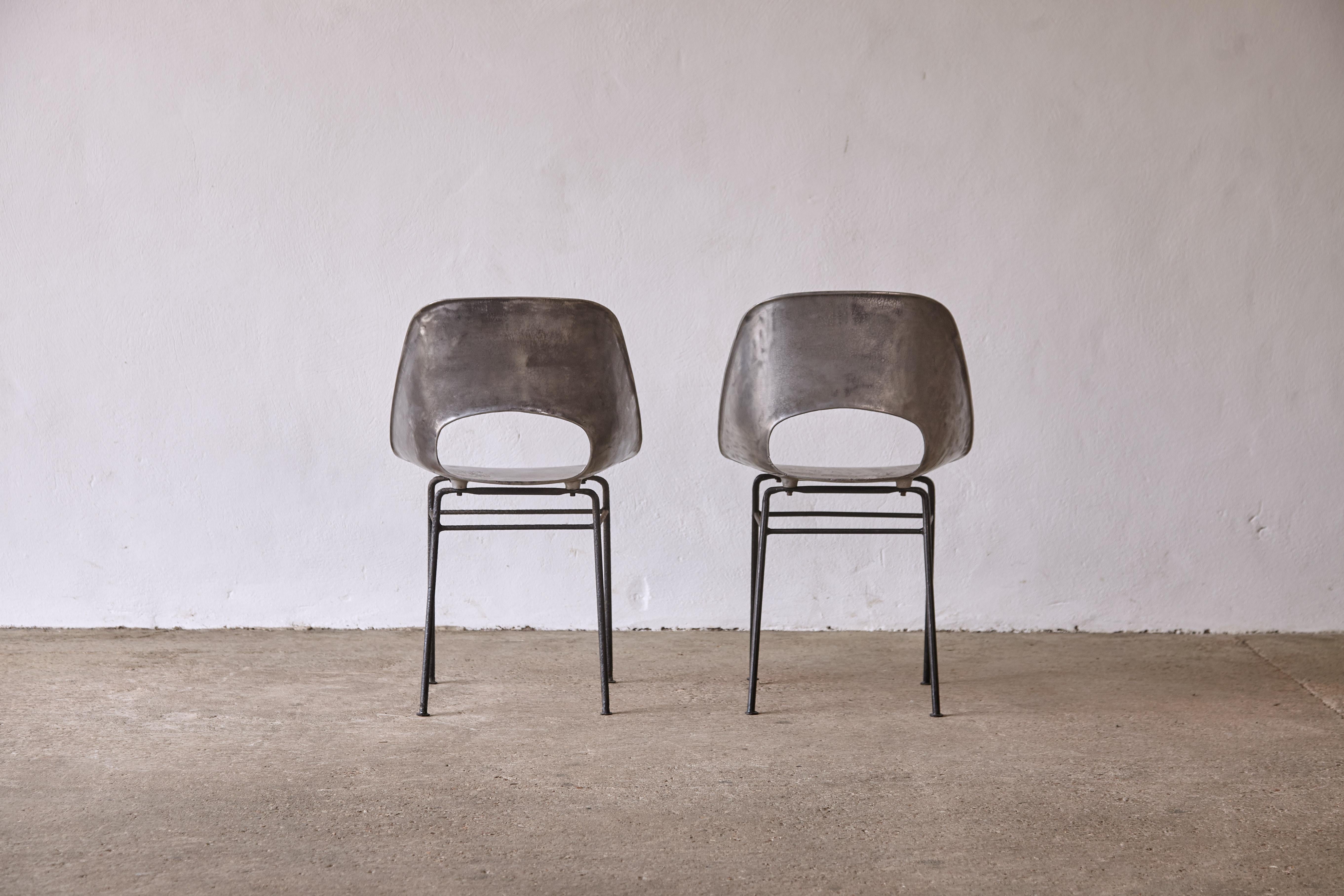 Rare Pair of Pierre Guariche Variant Tulip Cast Aluminium Chairs, 1950s, France In Good Condition In London, GB