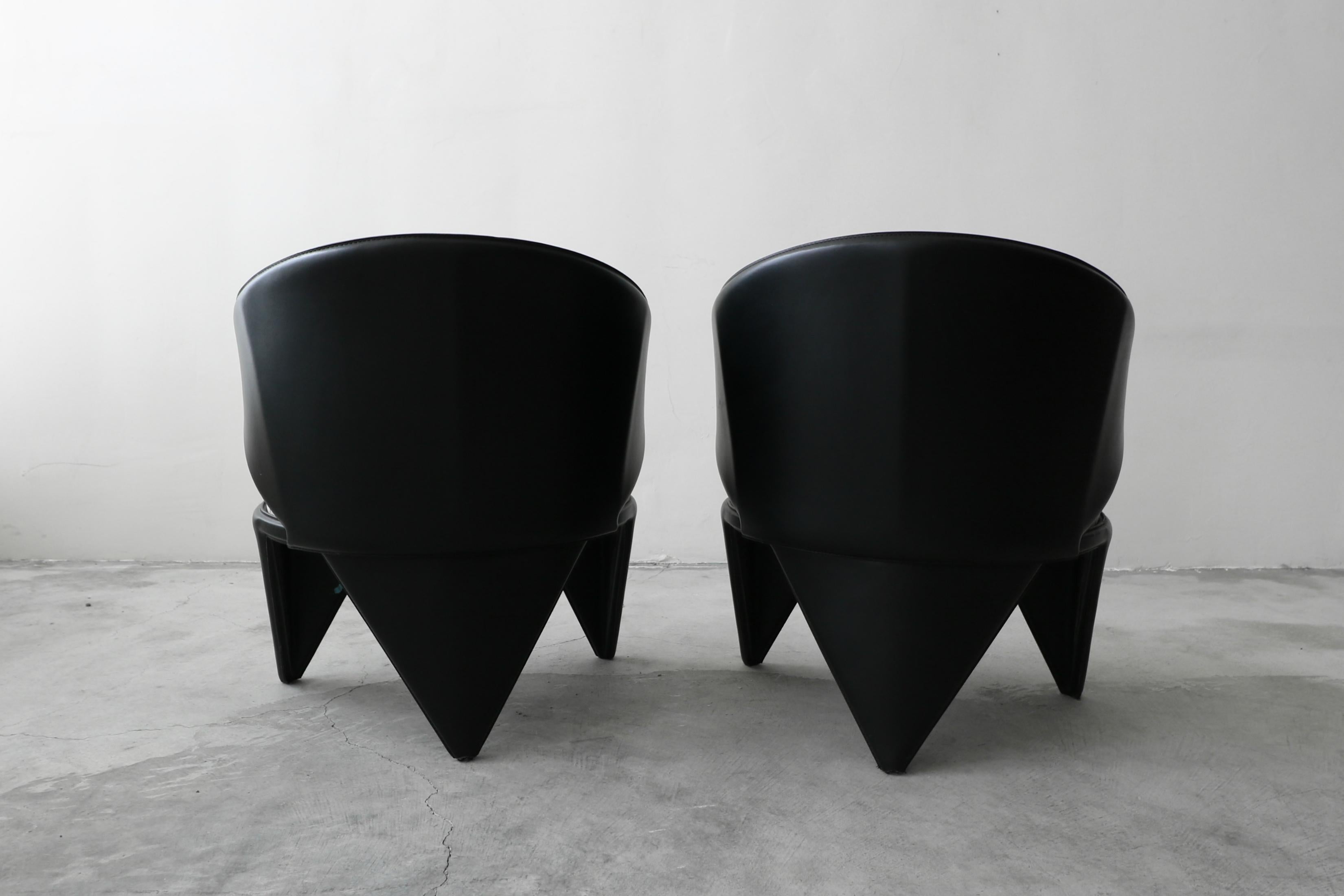 20th Century Rare Pair of Postmodern 3-Leg Italian Leather Chairs by Saporiti