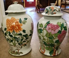 Rare paire d'anciennes pots à gingembre à couvercle chinois