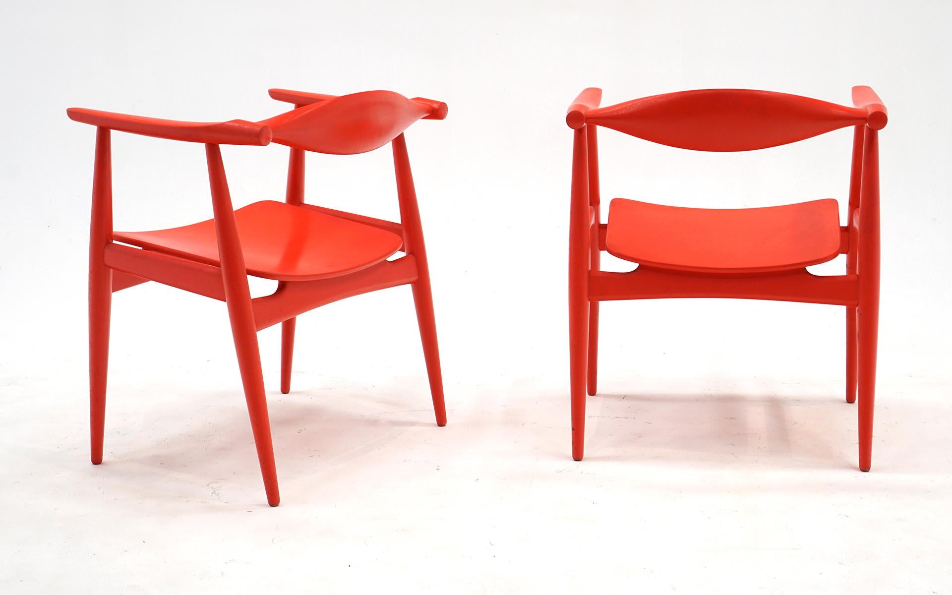 Mid-20th Century Rare Pair of Red Hans Wegner Arm Chairs for Hansen and Son. Original. Signed. For Sale