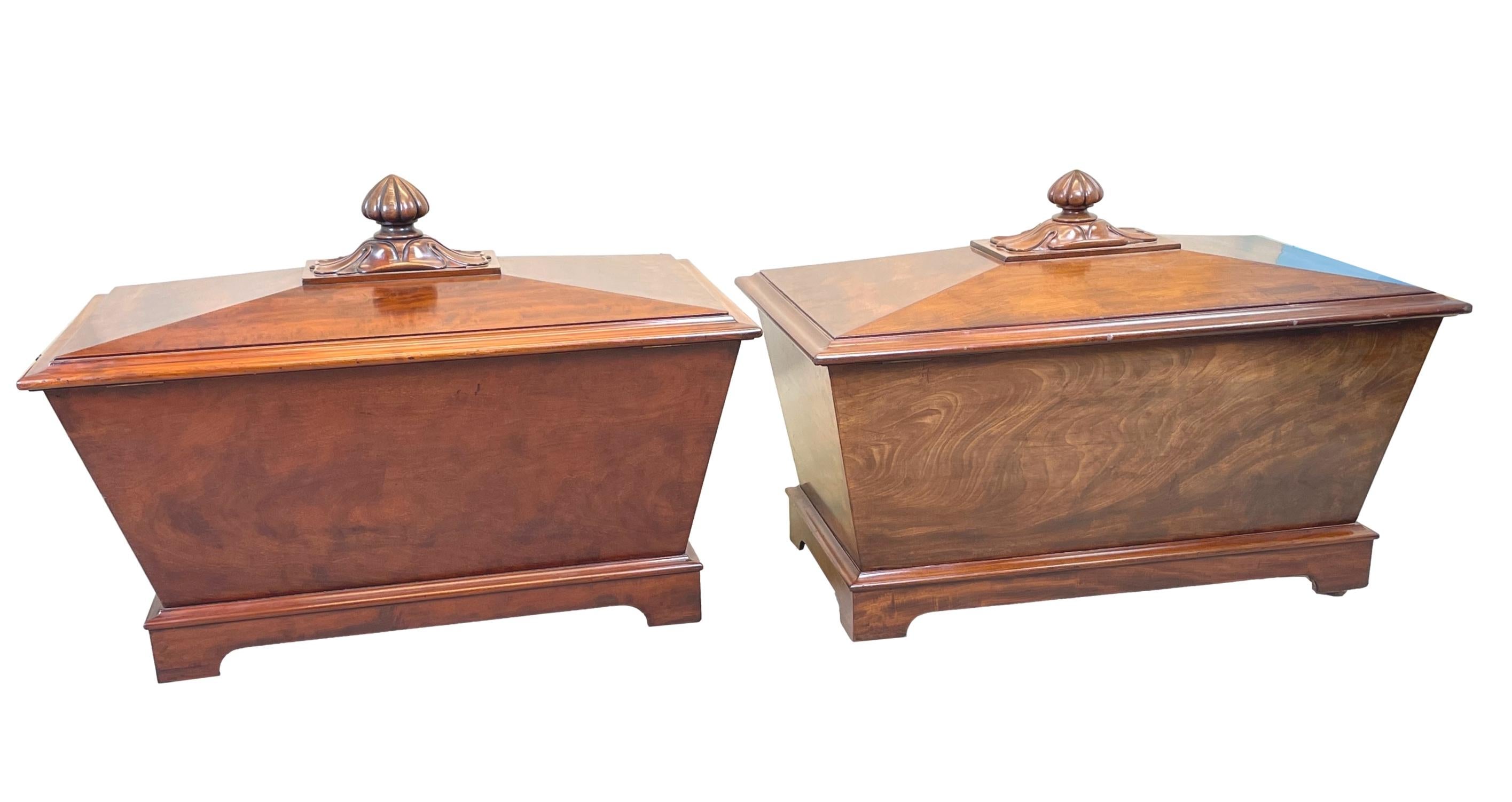 Rare Pair of Regency Mahogany Cellarettes For Sale 12