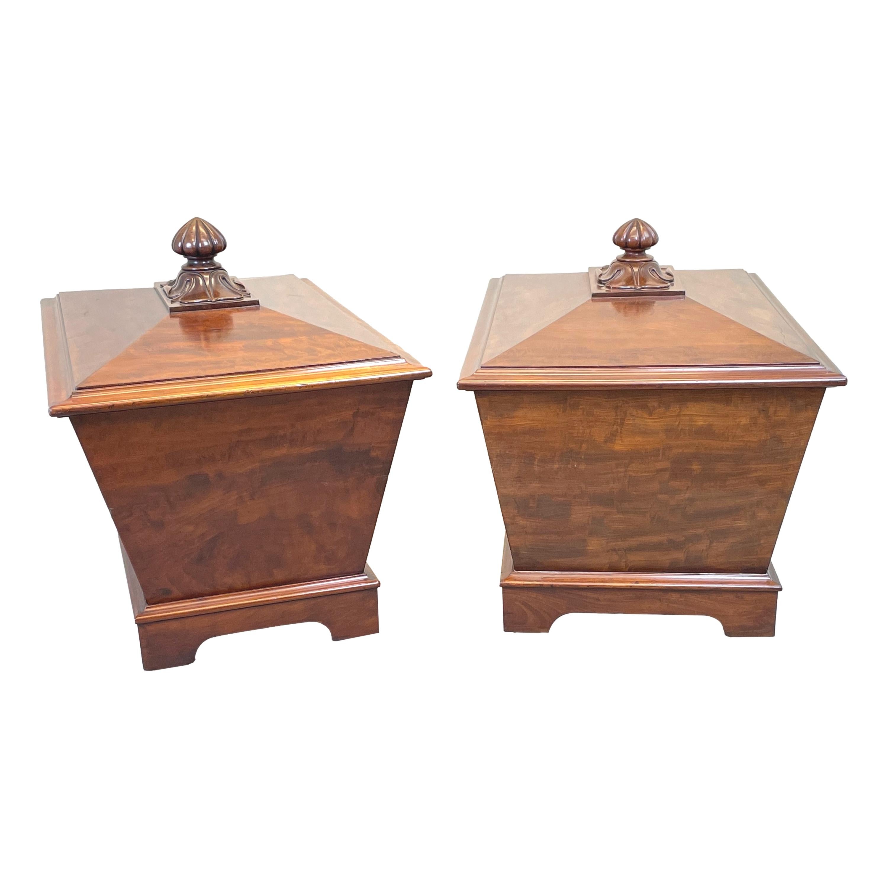 Rare Pair of Regency Mahogany Cellarettes For Sale 13