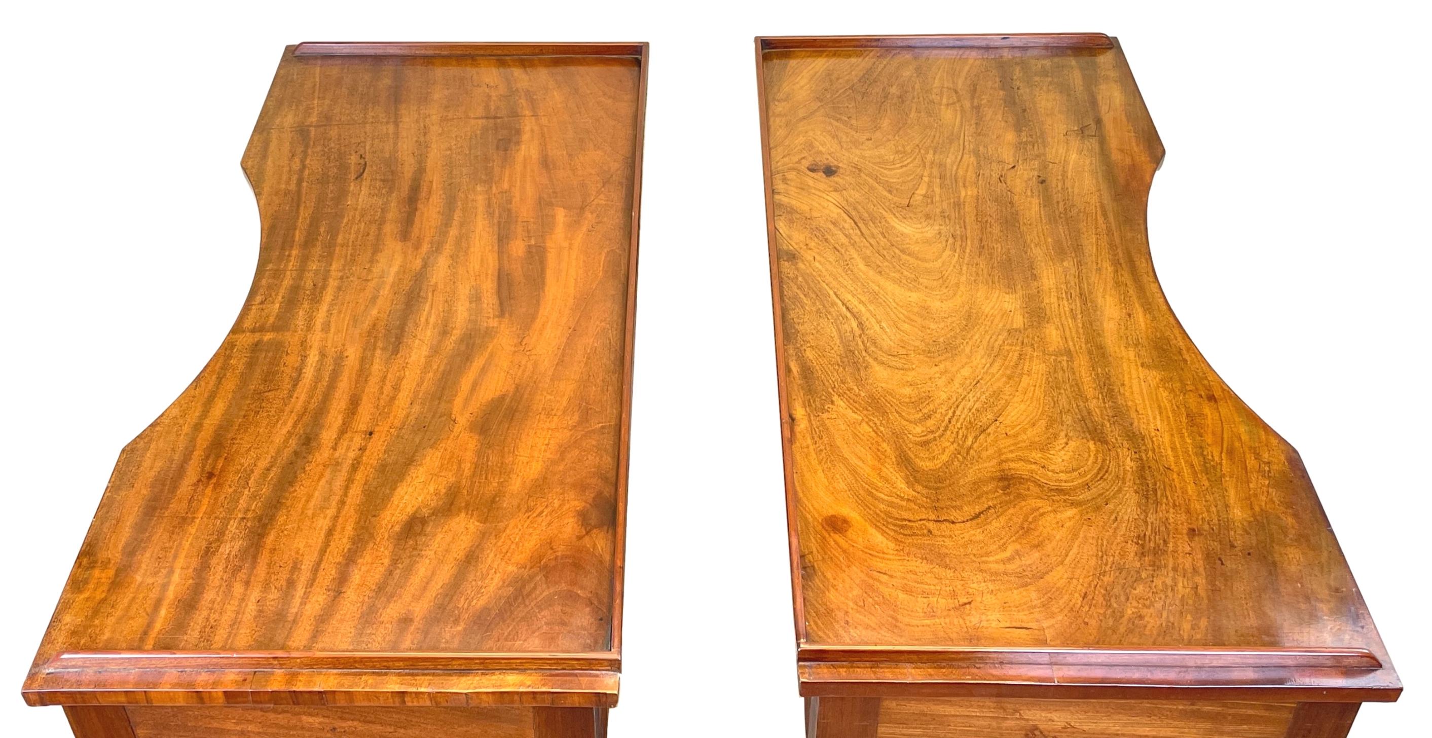 Rare Pair Of Regency Mahogany Dressing Tables For Sale 3