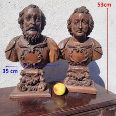Rare Pair Of Reliquary Busts Made Of Carved Walnut, 17th Century
