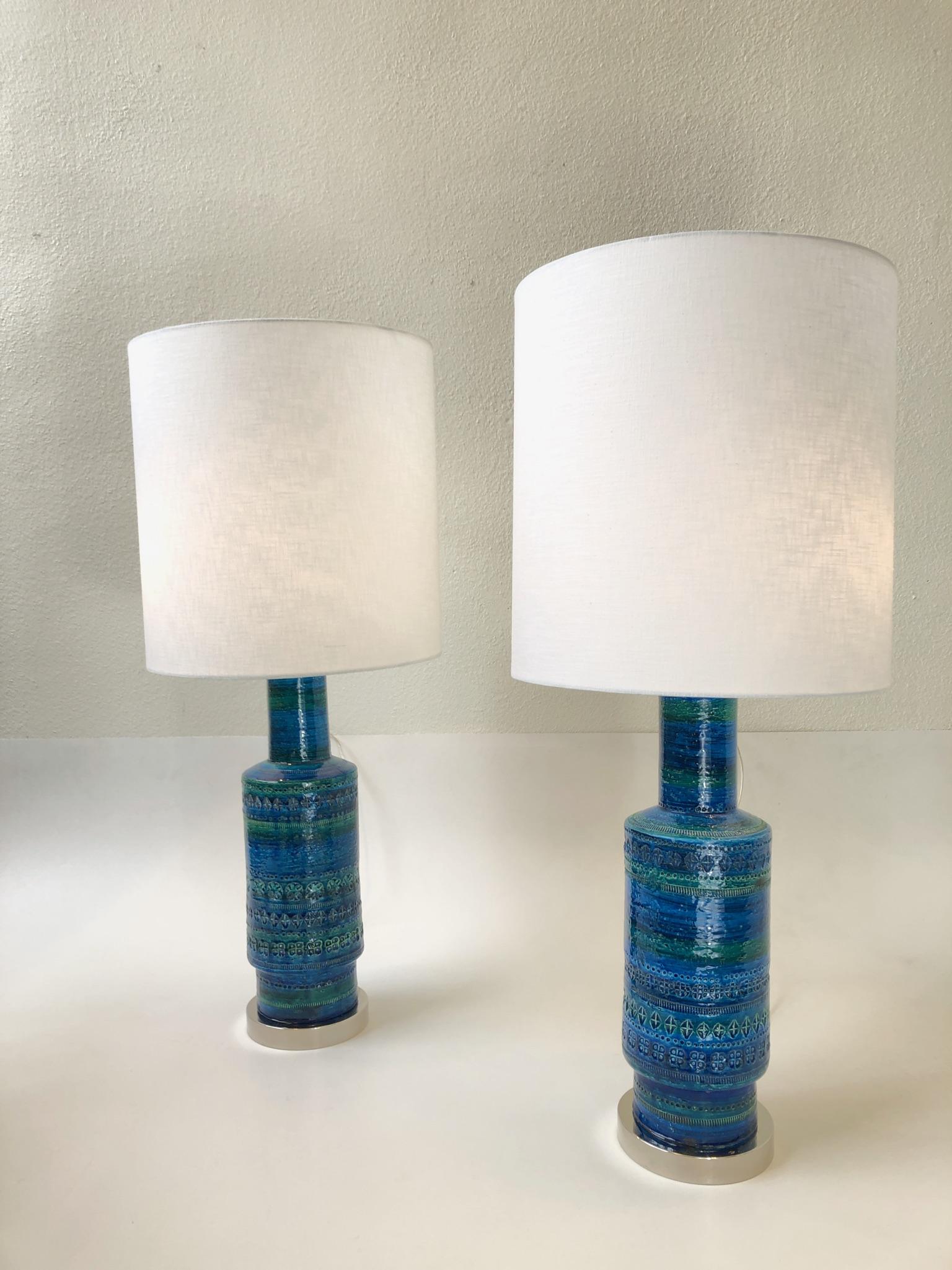 Rare Pair of Rimini Blue Italian Ceramic and Nickel Table Lamps by Bitossi In Excellent Condition In Palm Springs, CA