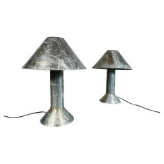 Rare paire de lampes de table industrielles modernes zinguées Ron Rezek Circa 1975