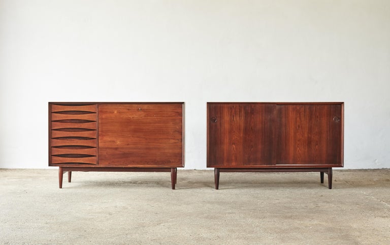 A superb and very rare pair of cabinets or sideboards in rosewood designed by Arne Vodder and produced by Sibast in Denmark in the 1960s. Very good original condition with minor signs of use and wear. Both with makers mark.

This listing is for the