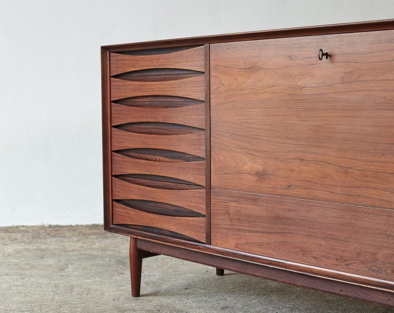 Rare Pair of Rosewood Arne Vodder Cabinets / Sideboards, Sibast, Denmark, 1960s For Sale 1