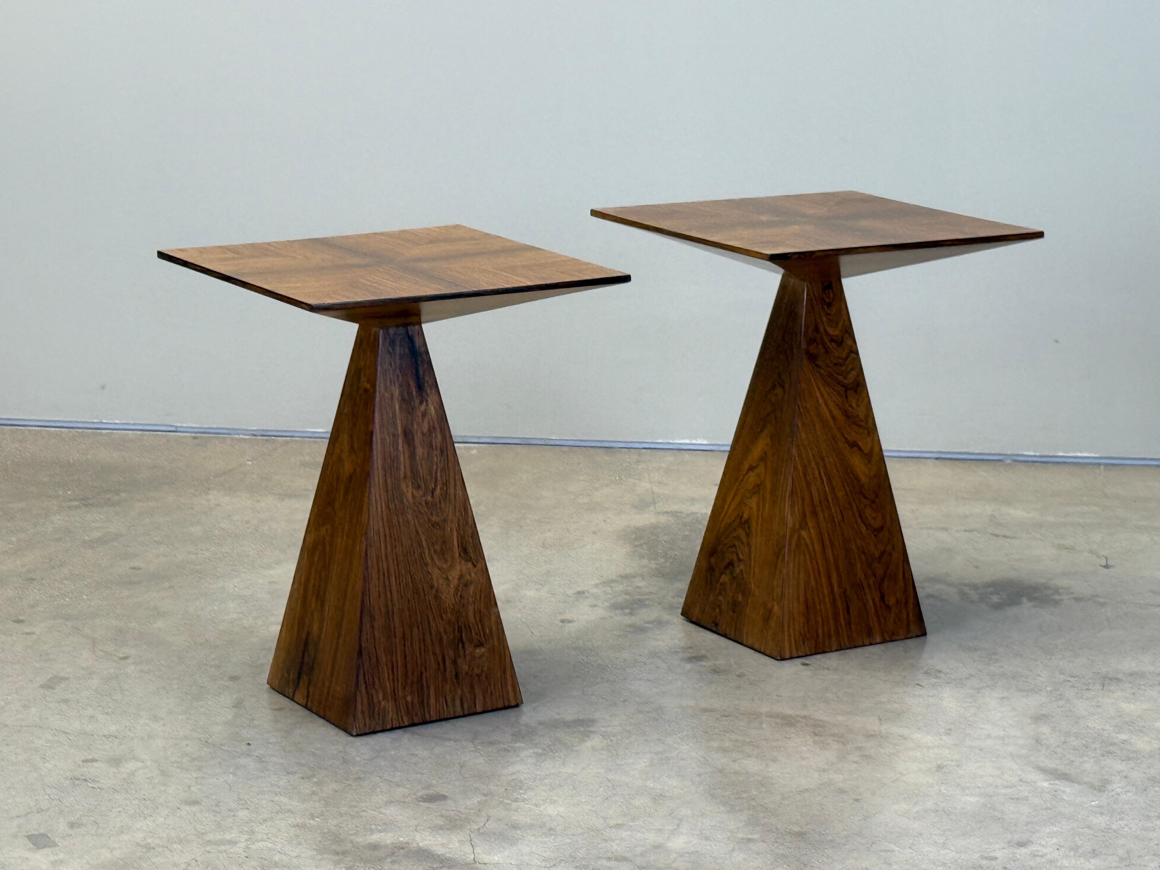 Rare Pair of Rosewood Pyramid Tables by Harvey Probber In Good Condition For Sale In Dallas, TX