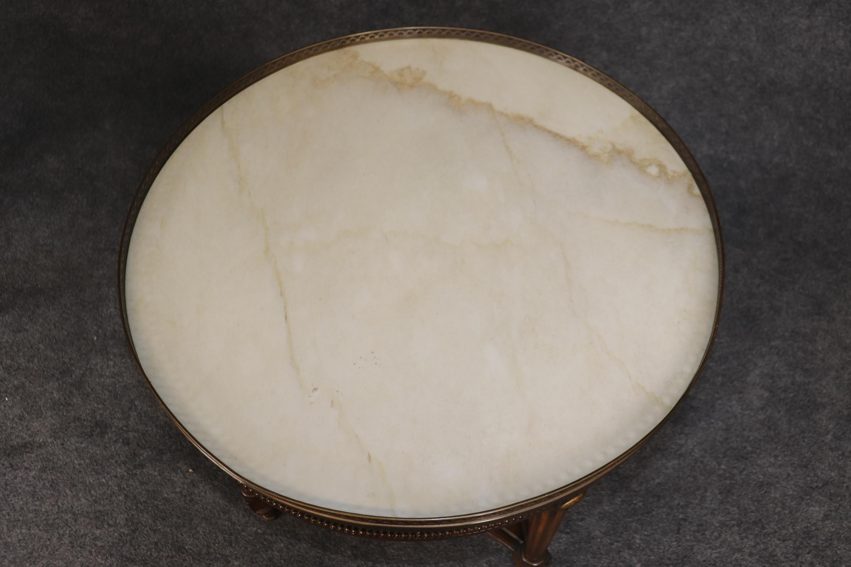 Rare Pair of Round Marble Top French Directoire Gueridons End Tables Circa 1950 In Good Condition In Swedesboro, NJ