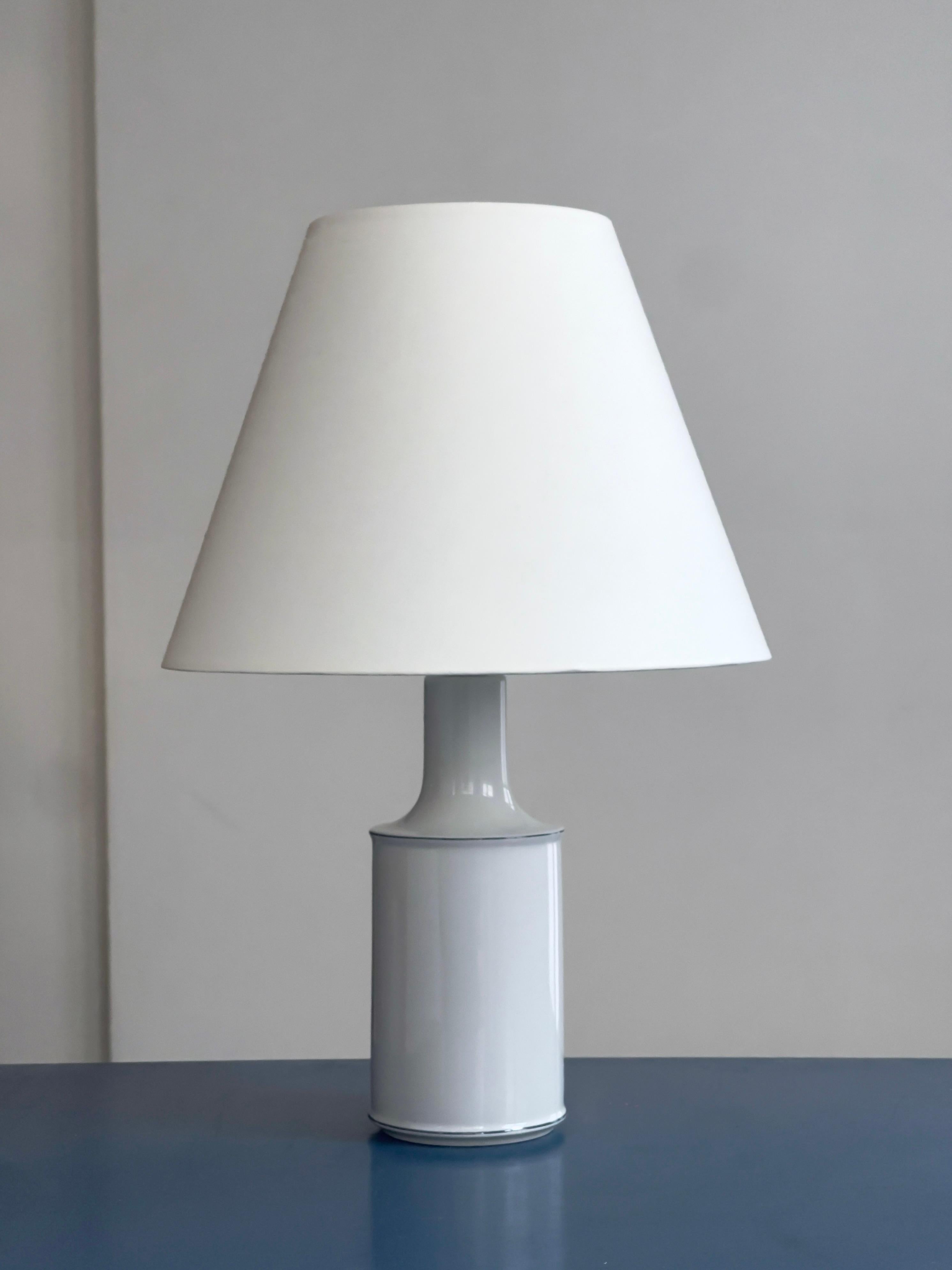 Rare paire de lampes de table en porcelaine 