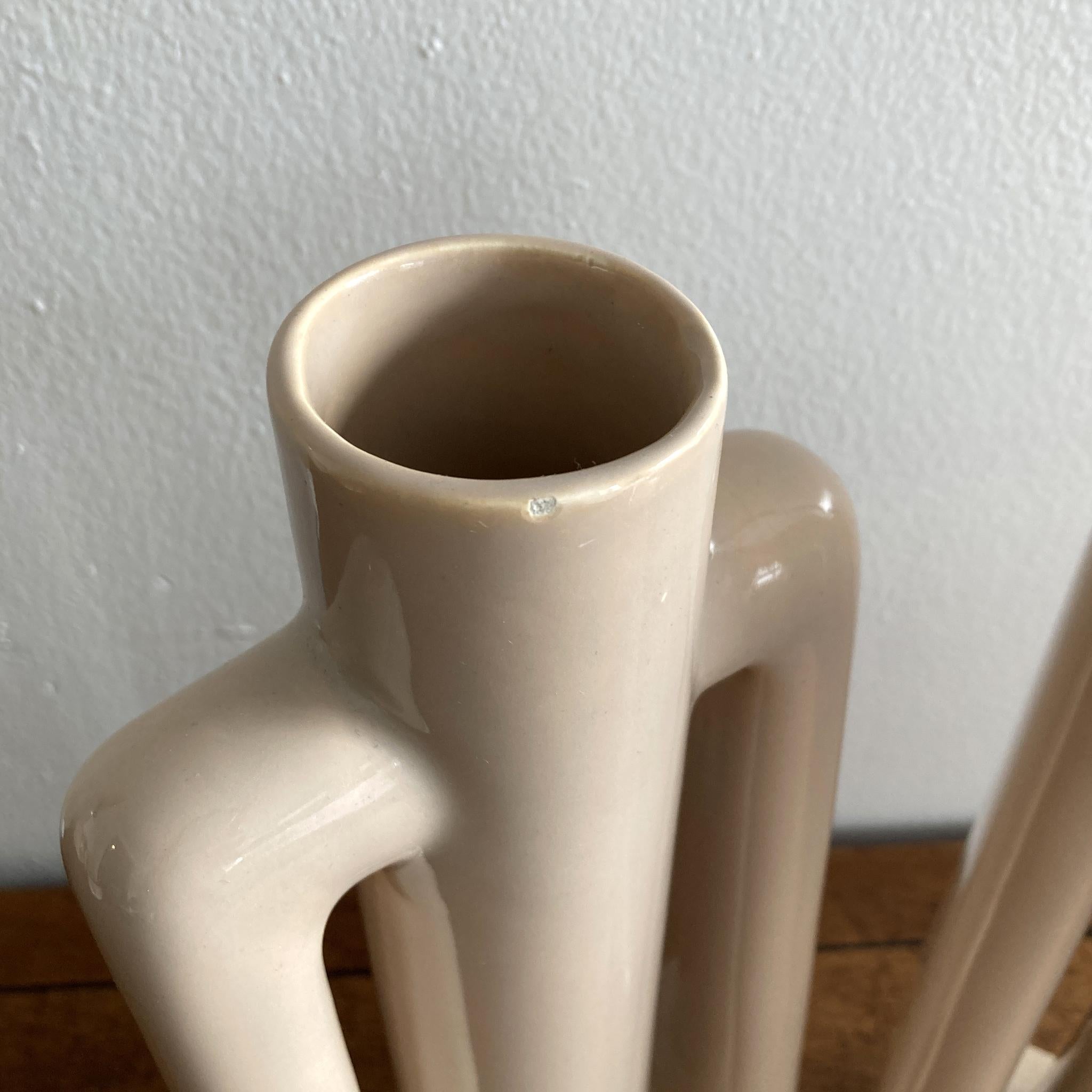 Paire de deux vases postmodernes abstraits beiges écru de Haeger en vente 6