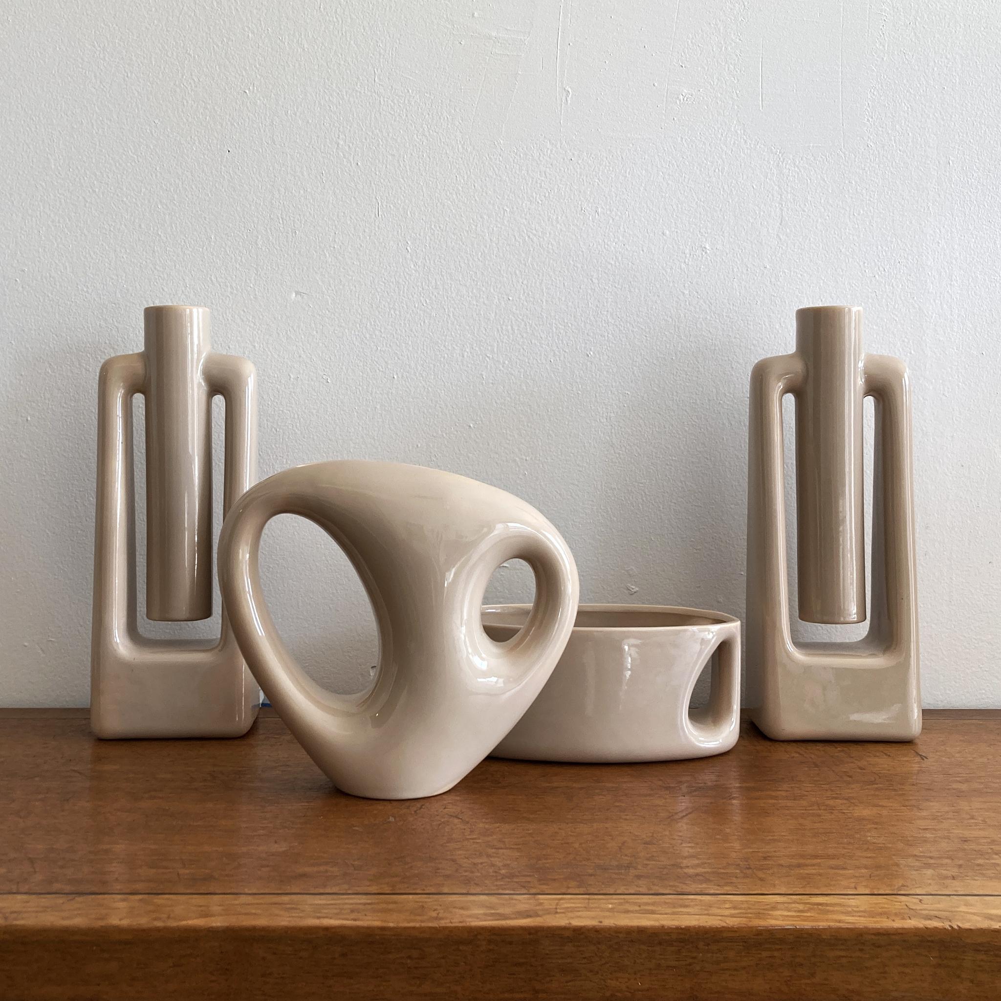 Fin du 20e siècle Paire de deux vases postmodernes abstraits beiges écru de Haeger en vente