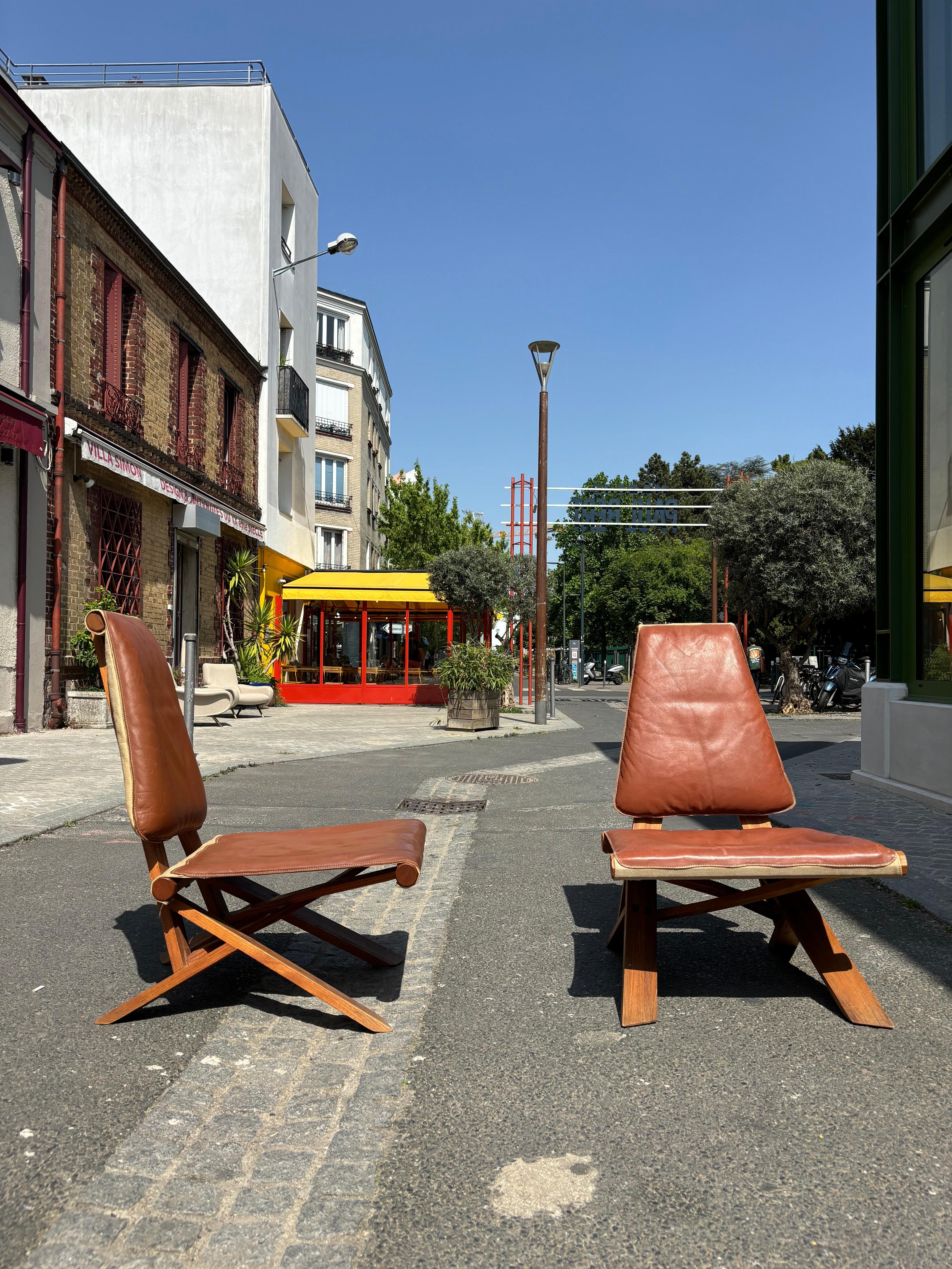 Rare paire de chauffeuses S46 par Pierre Chapo ou CHLACC