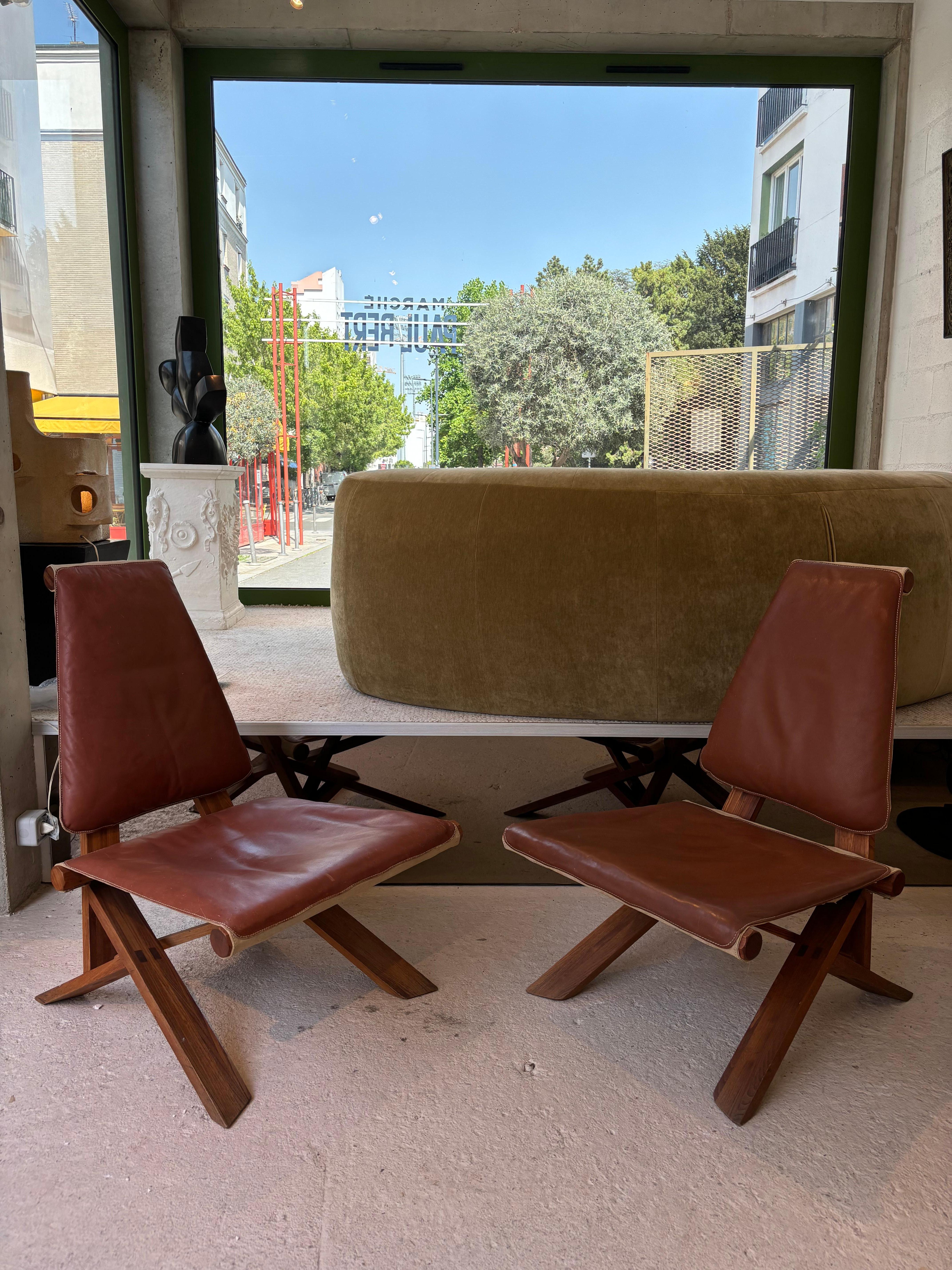 Raro par de butacas S46 de Pierre Chapo Moderno en venta