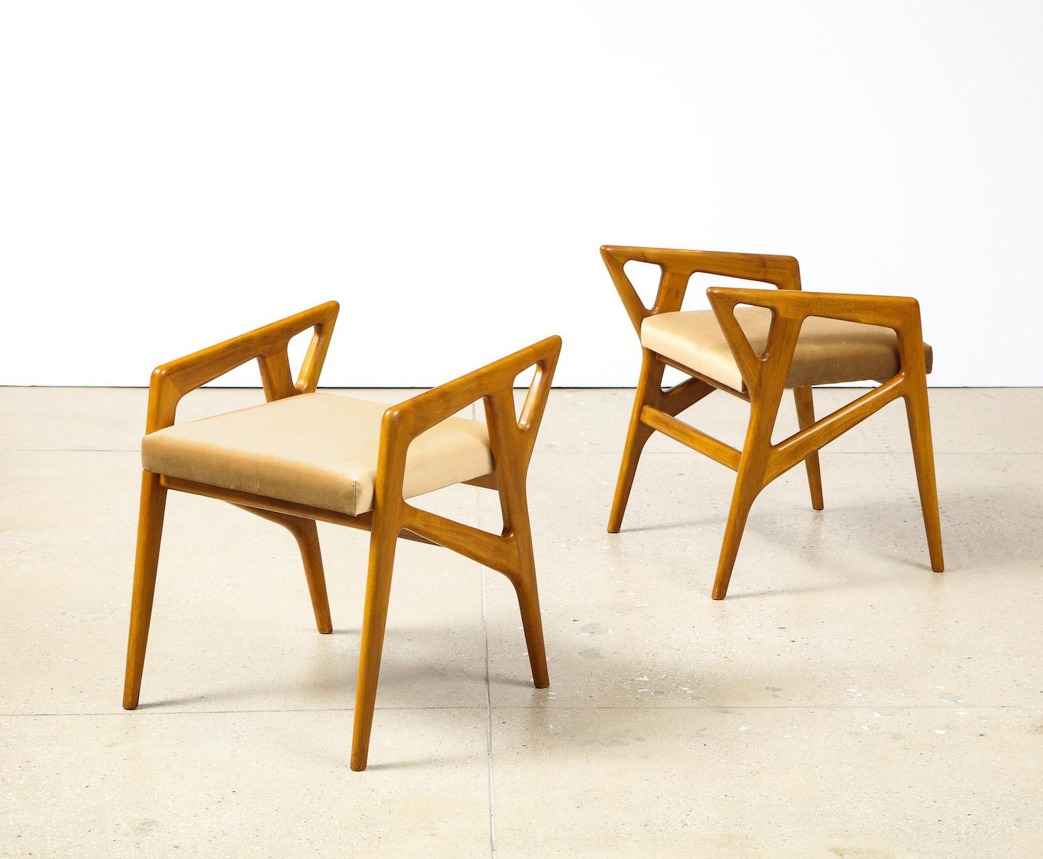 Modern Rare Pair of Sculptural Stools by Gio Ponti