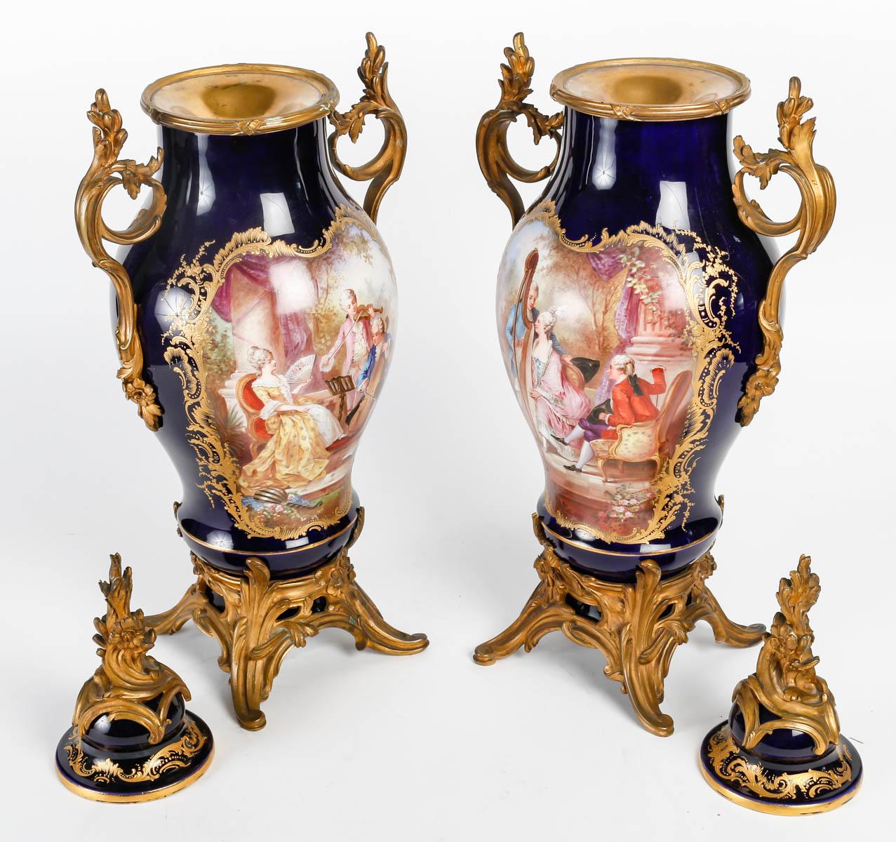 Rare Pair of Sèvres Porcelain Covered Vases, 19th Century. For Sale 1