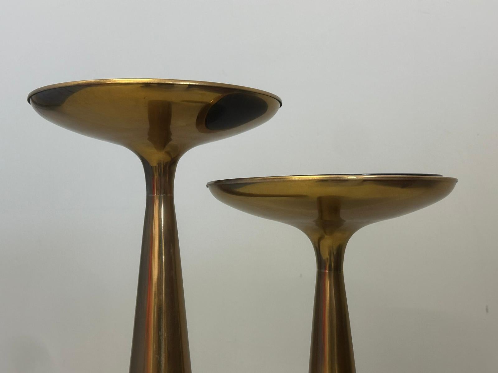 Rare Pair Of Side Tables by Max Ingrand (1908-1969) For Fontana Arte Model 1776 In Good Condition For Sale In Harrington Park, NJ