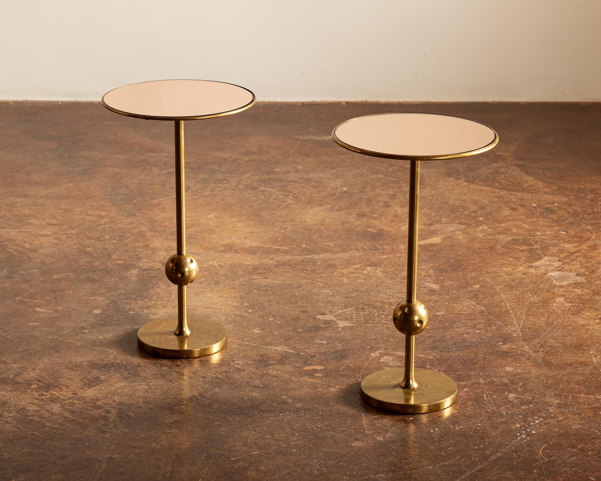 Mid-Century Modern Rare Pair of Side Tables by Osvaldo Borsani in Brass and Rose-Tinted Glass 1940s
