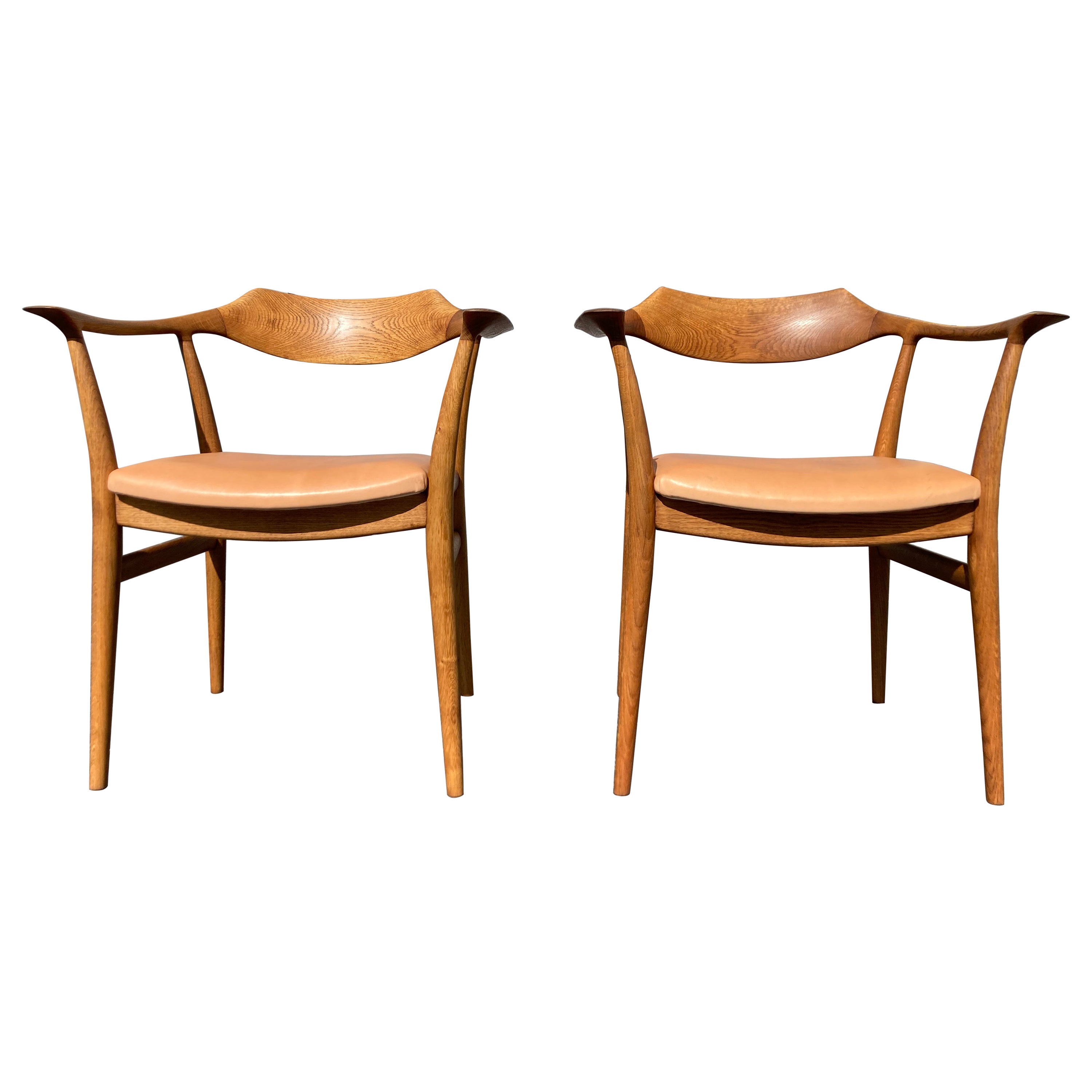 Rare paire de fauteuils Sigurd Ressell pour Niels Vodder, chêne et cuir