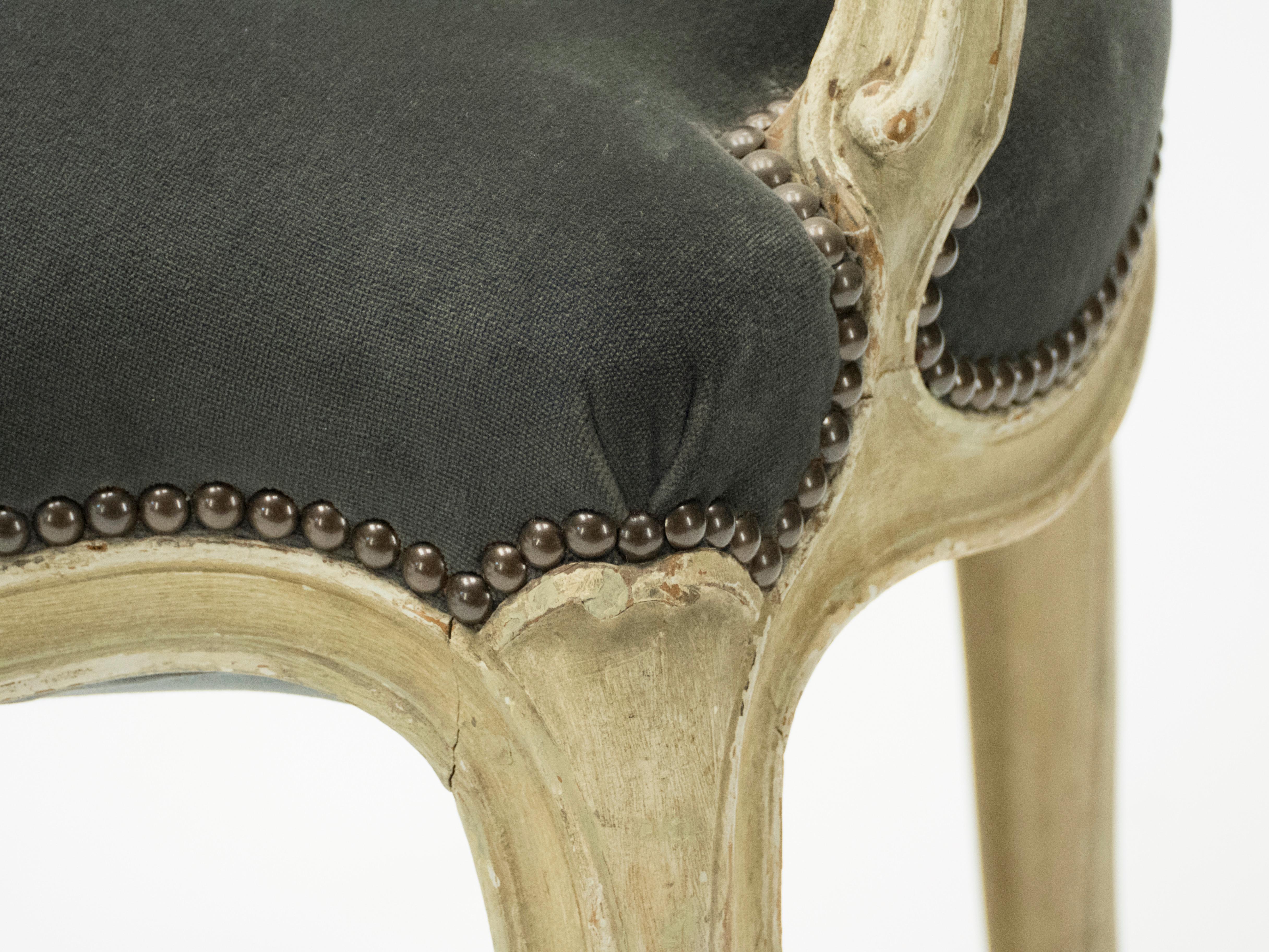 Paire rare de fauteuils néoclassiques Louis XV estampillés de la Maison Jansen, années 1940 en vente 6