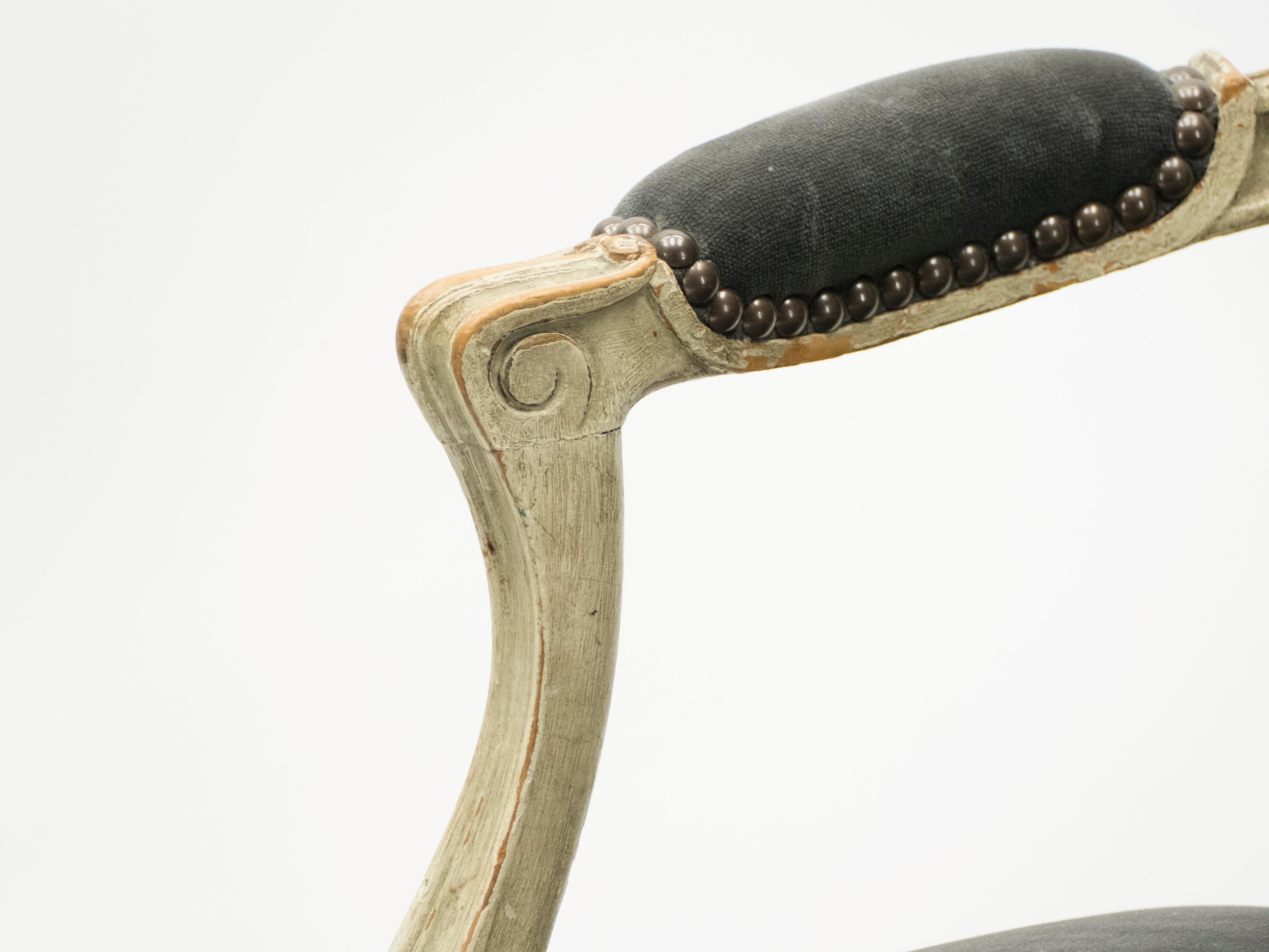 Paire rare de fauteuils néoclassiques Louis XV estampillés de la Maison Jansen, années 1940 en vente 7