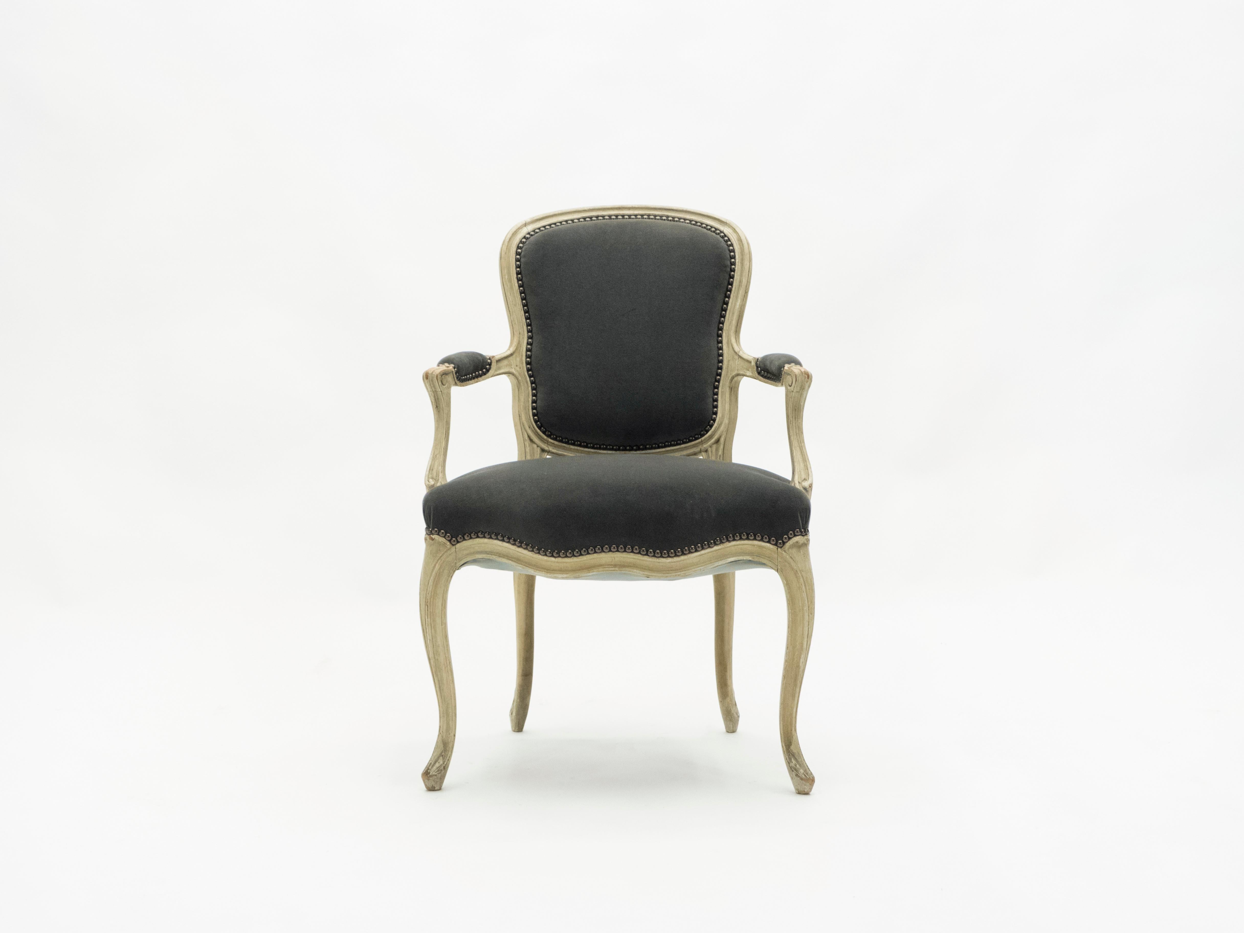 Paire rare de fauteuils néoclassiques Louis XV estampillés de la Maison Jansen, années 1940 en vente 8