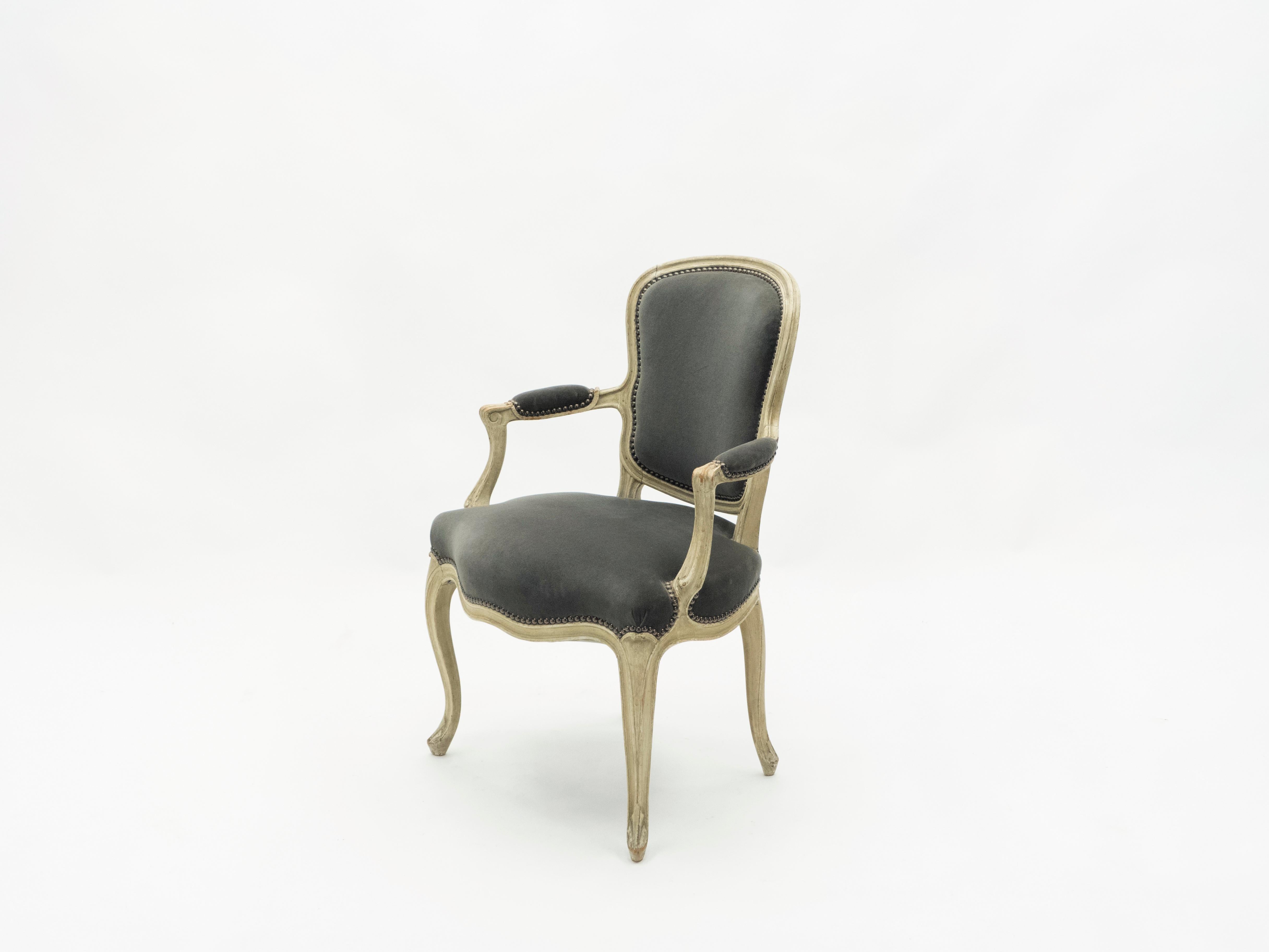 Milieu du XXe siècle Paire rare de fauteuils néoclassiques Louis XV estampillés de la Maison Jansen, années 1940 en vente