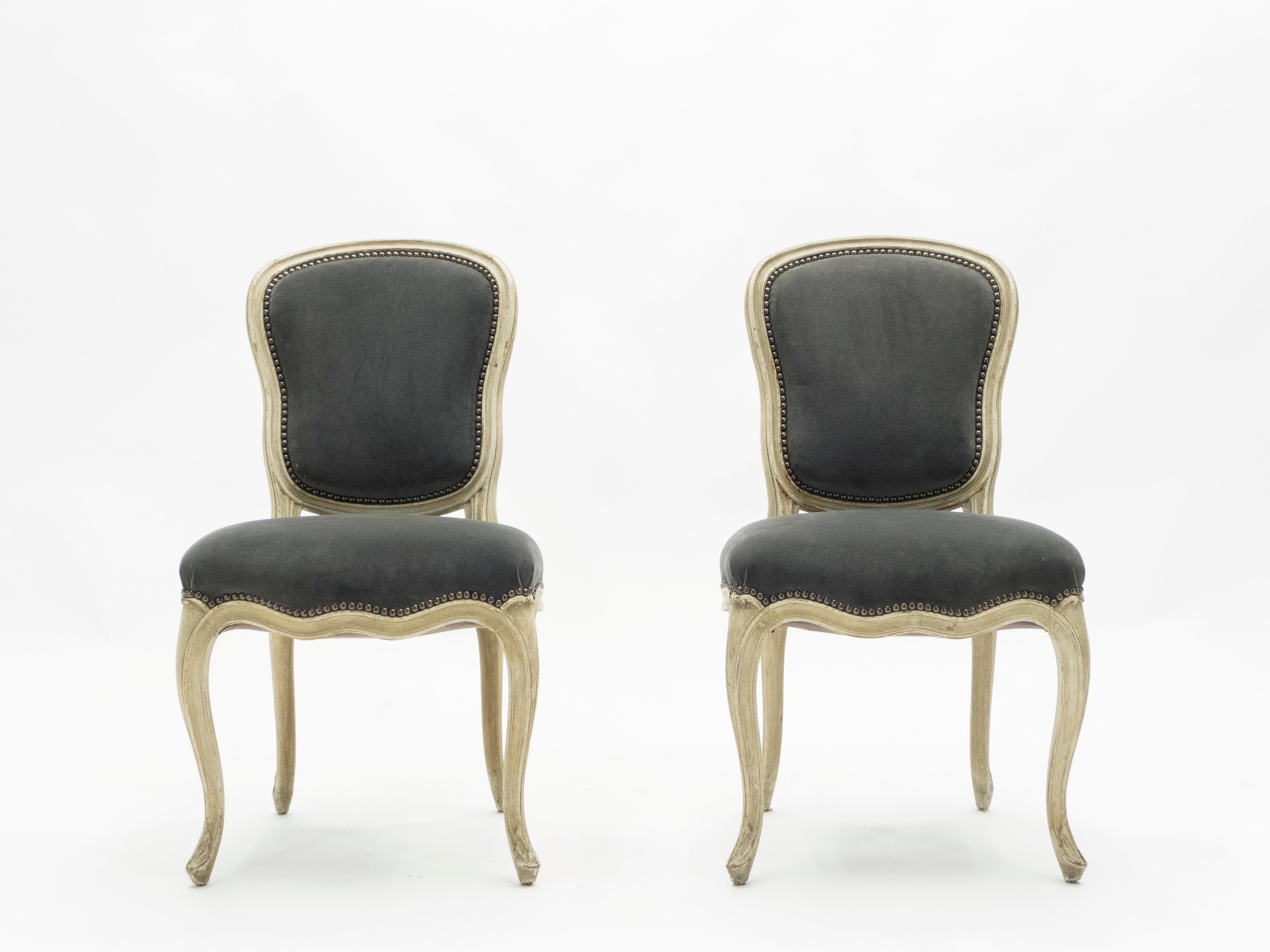 Français Rare paire de chaises néoclassiques Louis XV estampillées Maison Jansen, années 1940 en vente