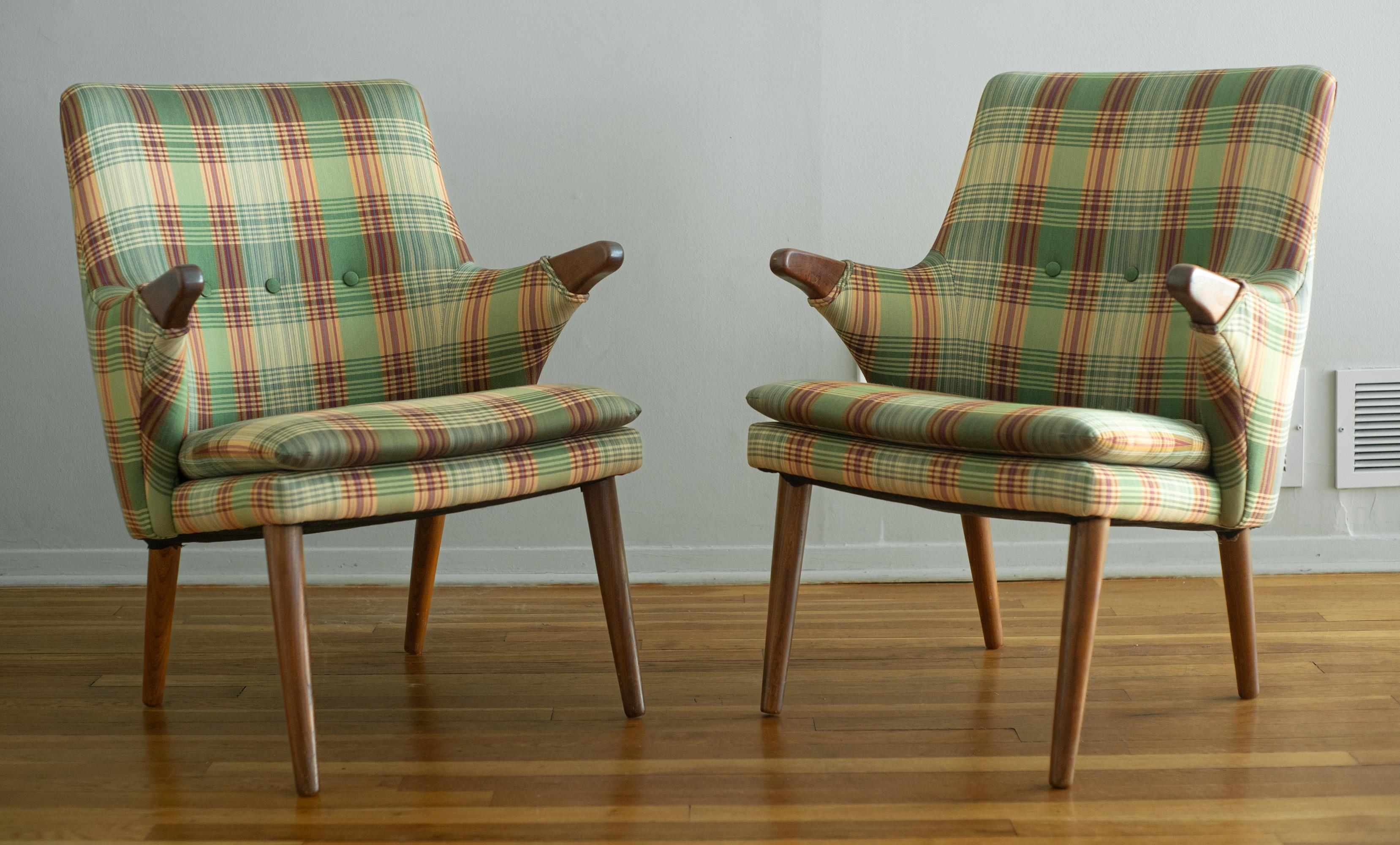 Rare Pair of Svend Skipper Carved Teak & Plaid Armchairs for Skipper Mobler For Sale 2