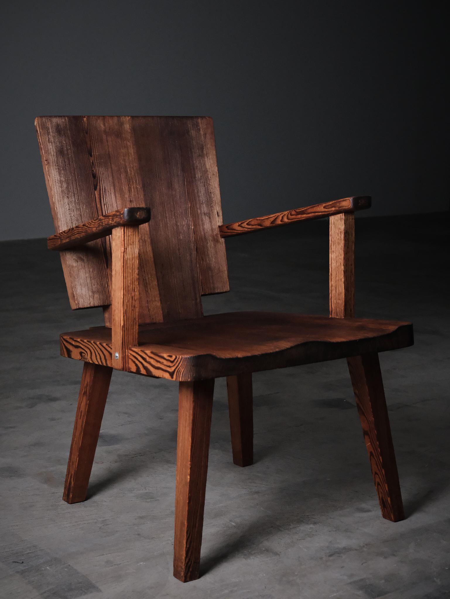 Pine Rare pair of Swedish pine armchairs, 1930s For Sale