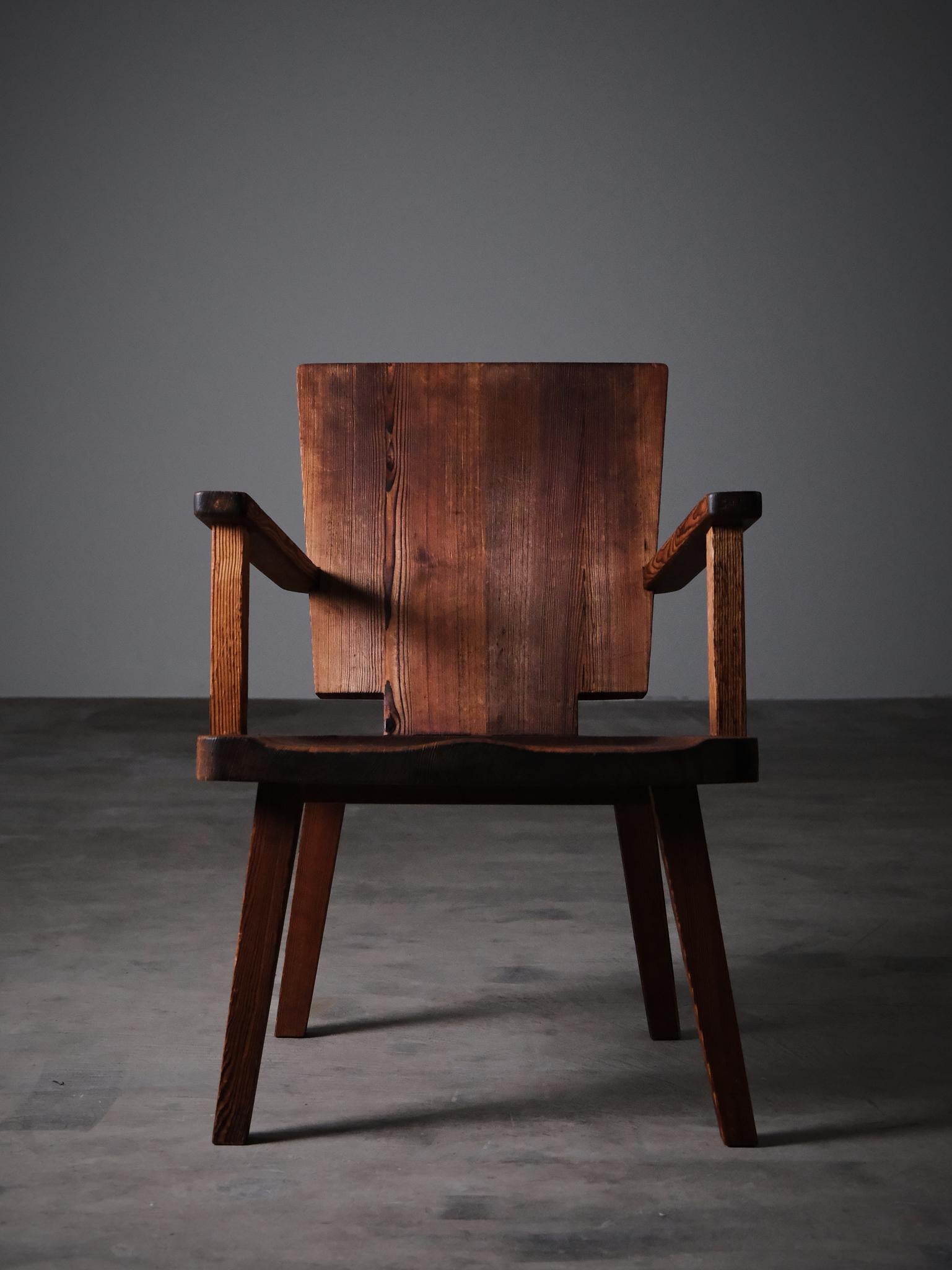 Rare pair of Swedish pine armchairs, 1930s For Sale 1