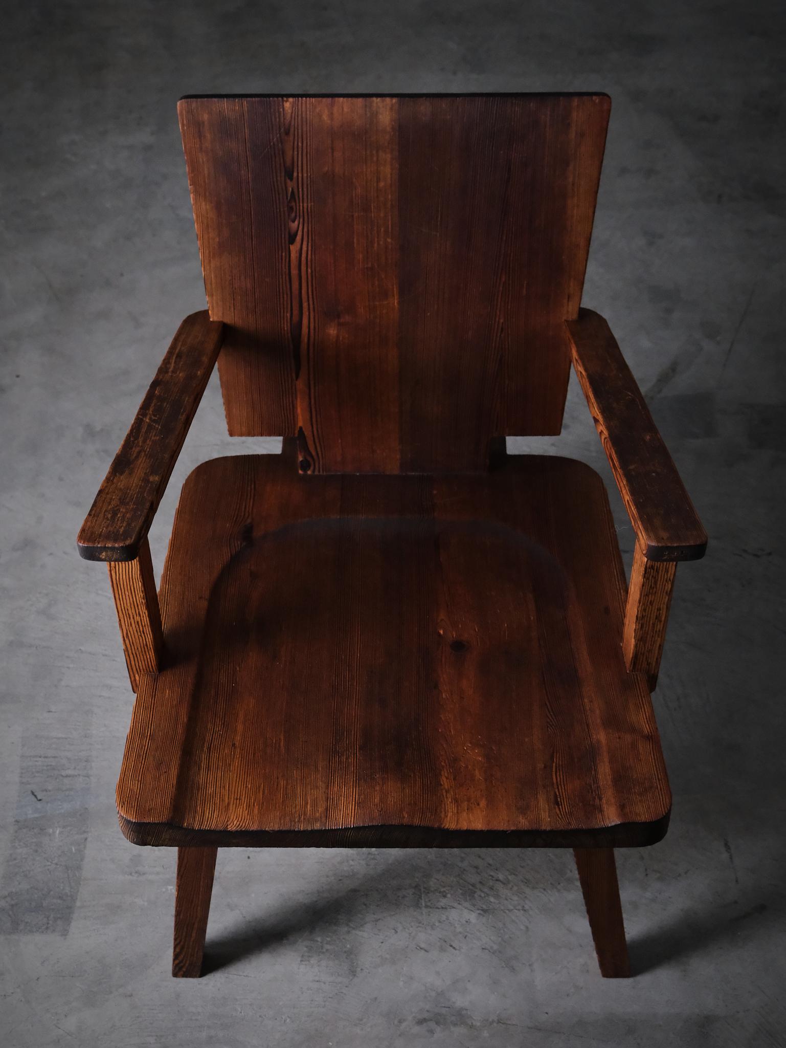 Rare pair of Swedish pine armchairs, 1930s For Sale 3