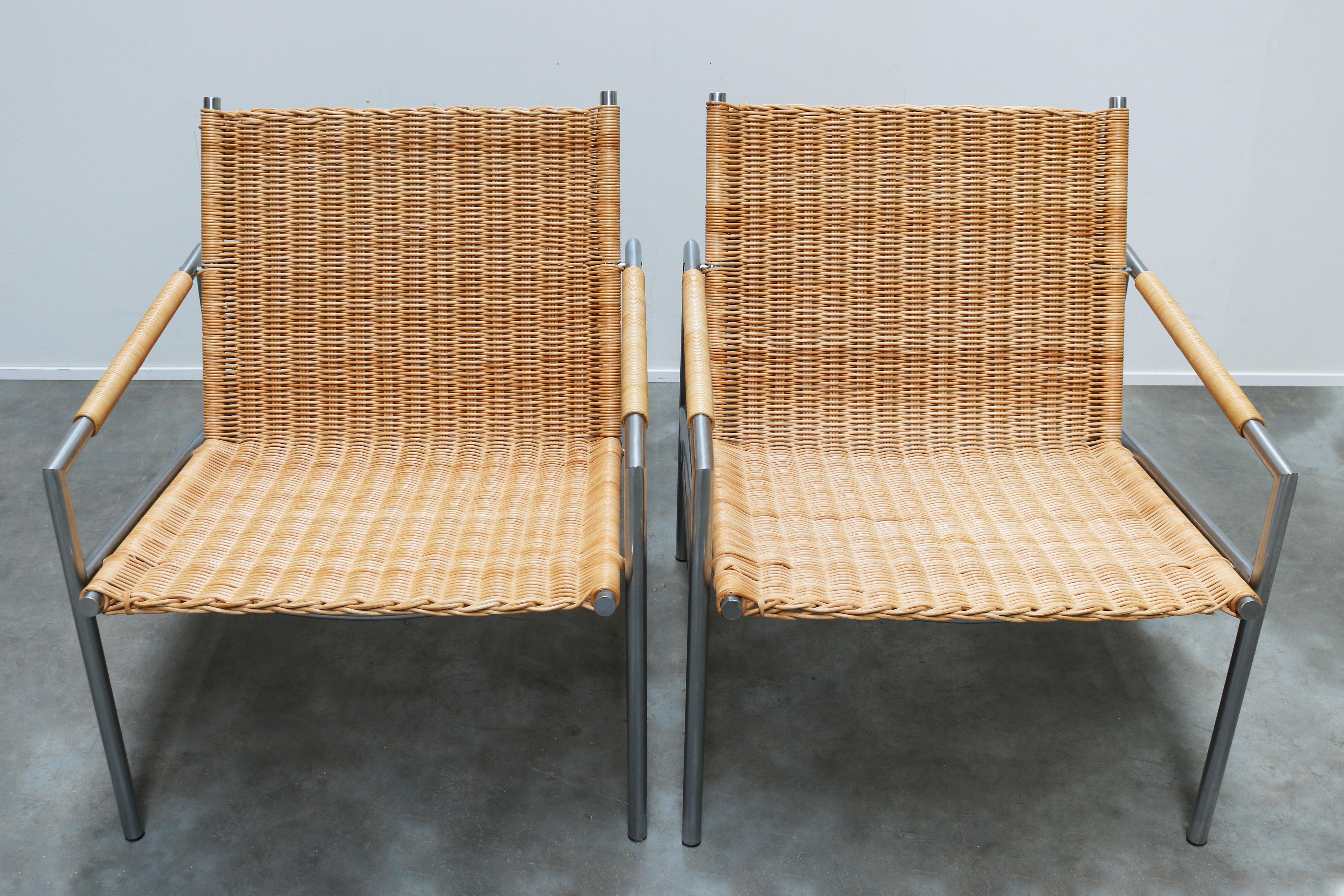 Rare Pair of SZ 01 Lounge Chairs by Martin Visser for Spectrum 1960 Cane Chrome In Good Condition In Ijzendijke, NL