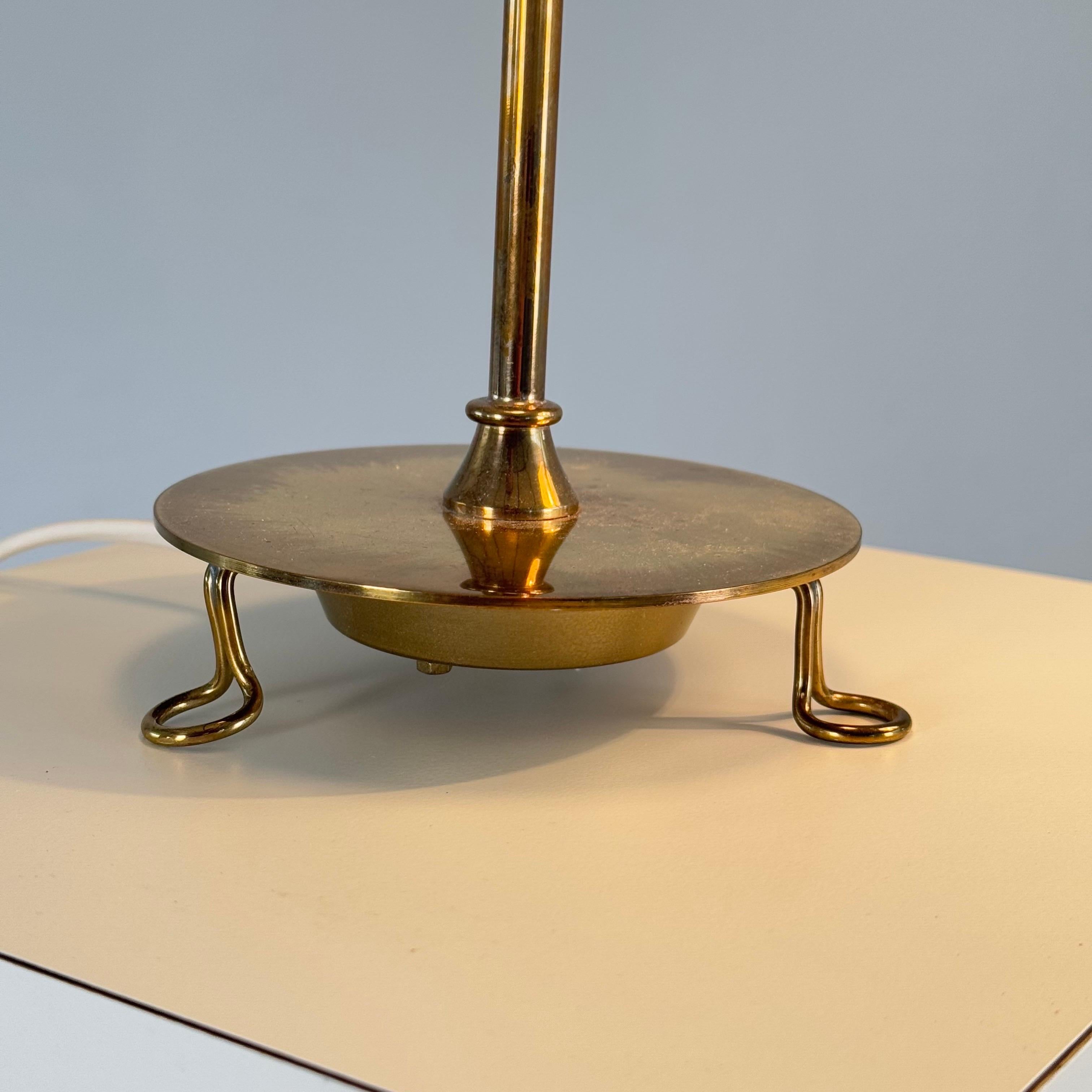 Laiton Rare paire de lampes de table Model No. 2552/2 par Josef Frank pour Svenskt Tenn, Suède en vente